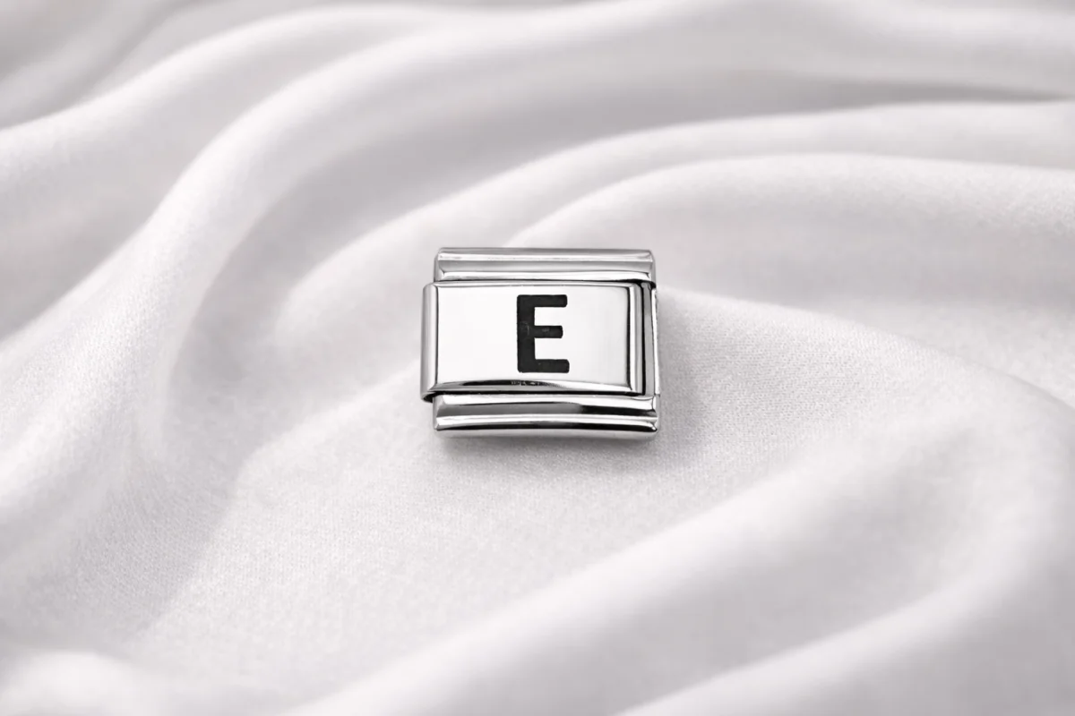 E Harfi Charm – Çelik Harfli Bileklik Aksesuarı ,Kişiye Özel Modüler Takı
