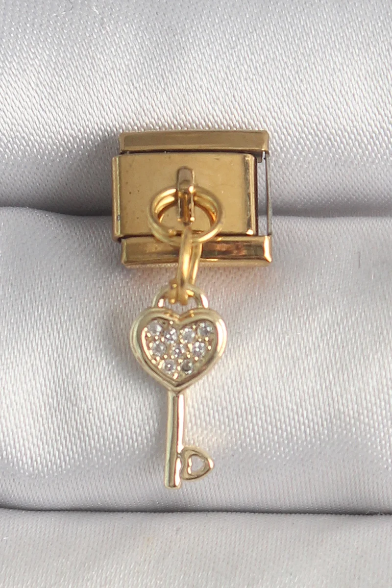 316L Çelik Gold Renk Sallantı Zirkon Taşlı Kalpli Anahtar Model Charm