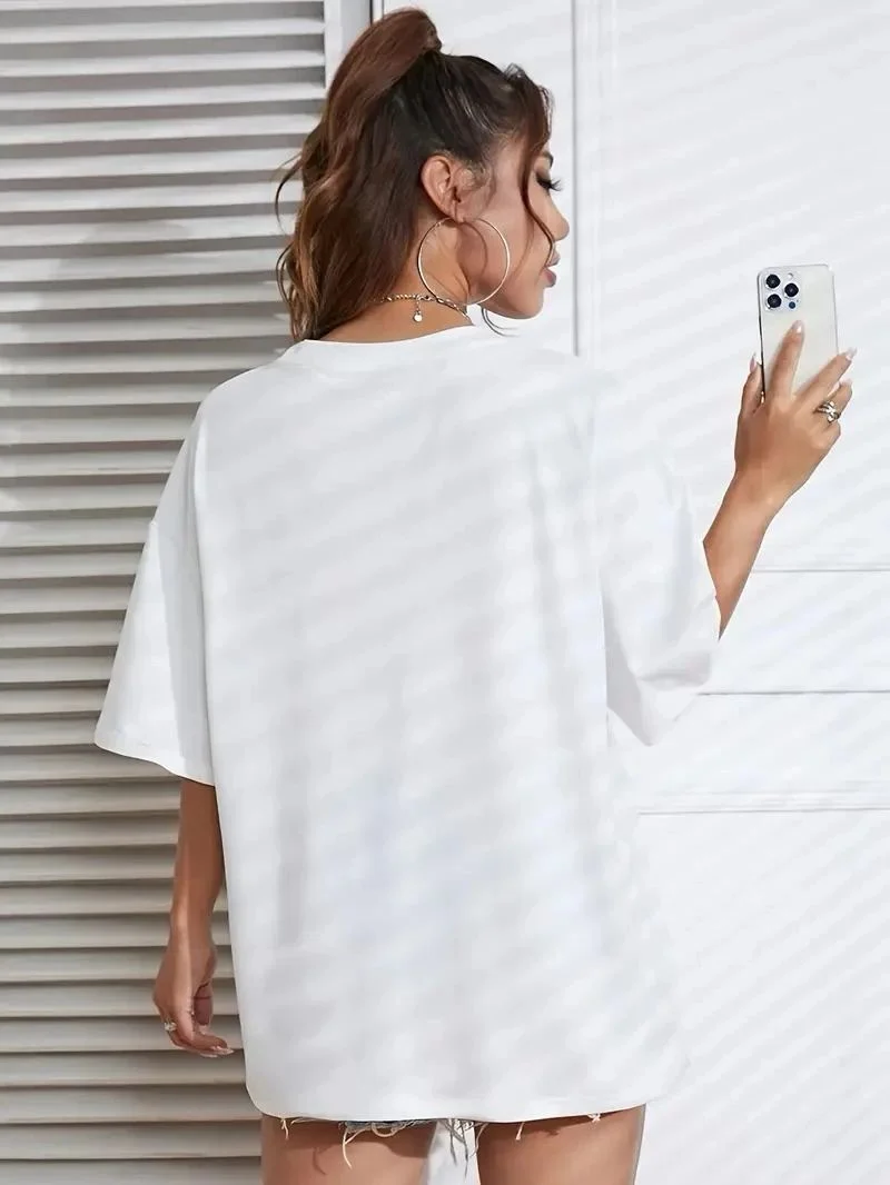Kadın Kahve Desen Baskılı Tişört Kısa Kol Bisiklet Yaka Oversize T-Shirt - Beyaz
