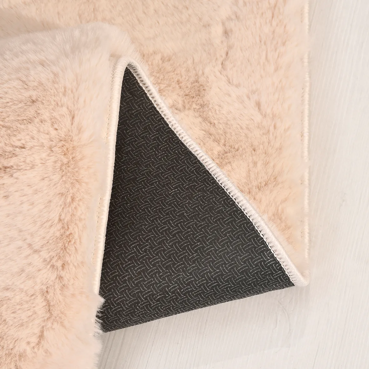 YoudayHomeCollection Tavşan Poly Peluş Model Halı 200X290