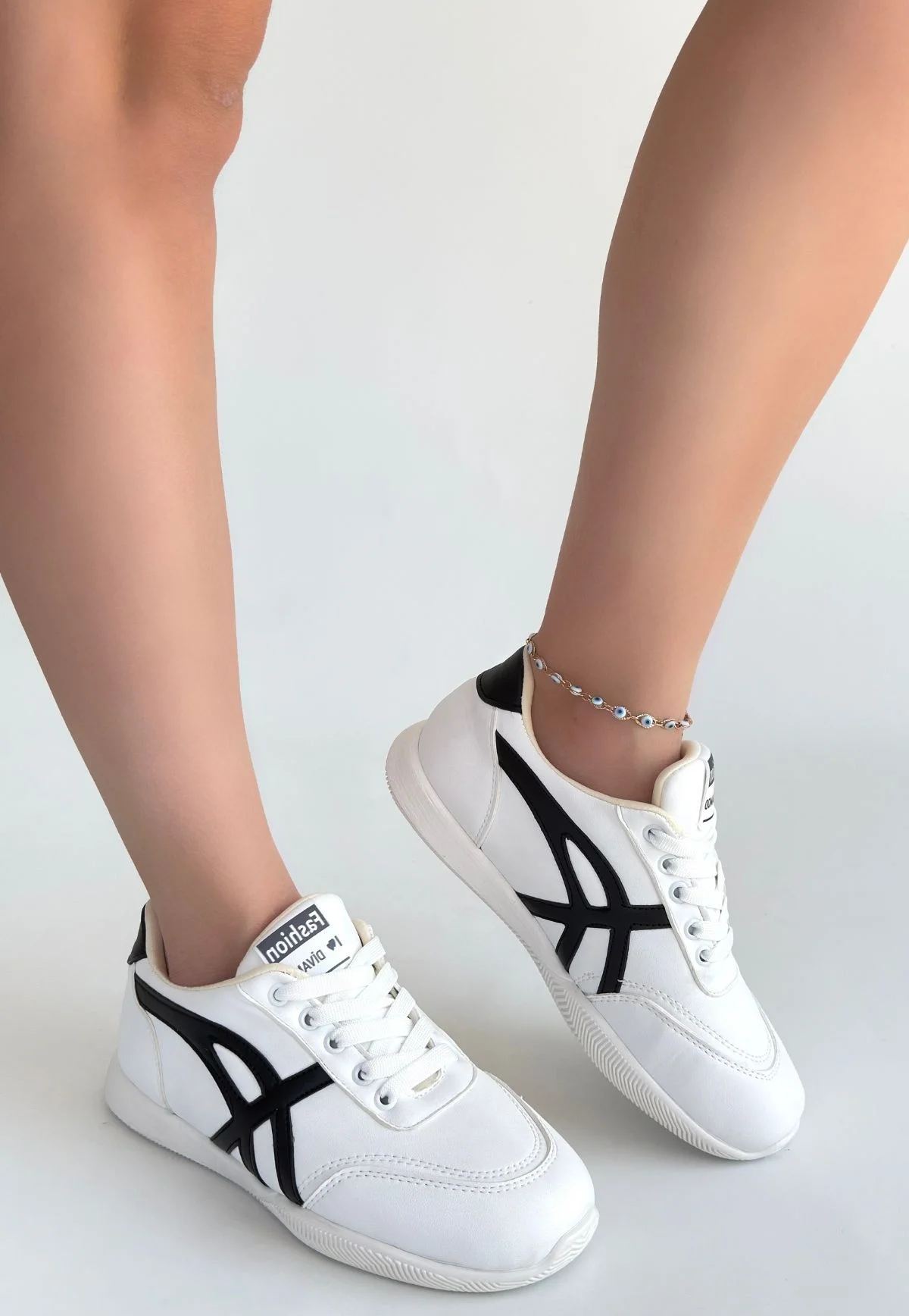 Zlay Beyaz Cilt Siyah Detaylı Bağcıklı Spor Ayakkabı