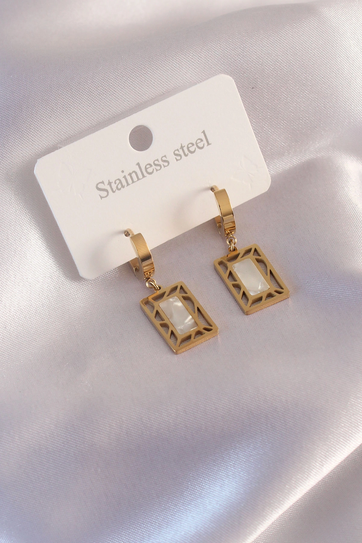 Çelik Gold Renk Kare Kadın Küpe