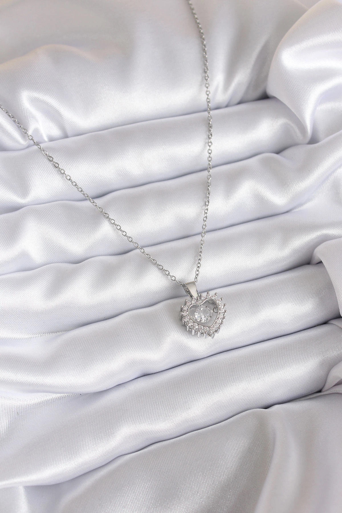 316L Çelik Zincir Gümüş Renk Zirkon Taşlı Kalp Model Kadın Kolye