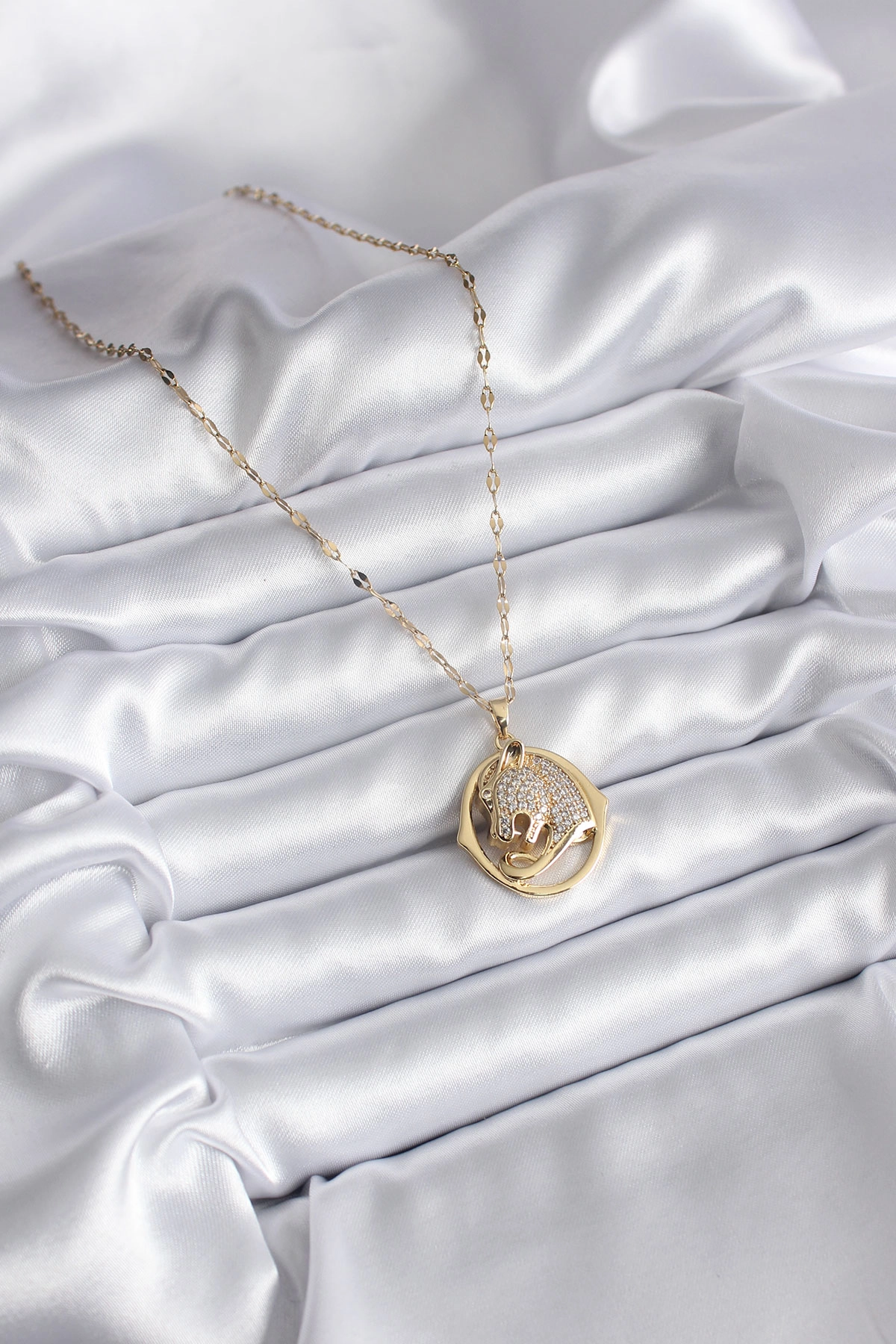 316L Çelik Gold Renk Zirkon Taşlı Jaguar Model Kadın Kolye