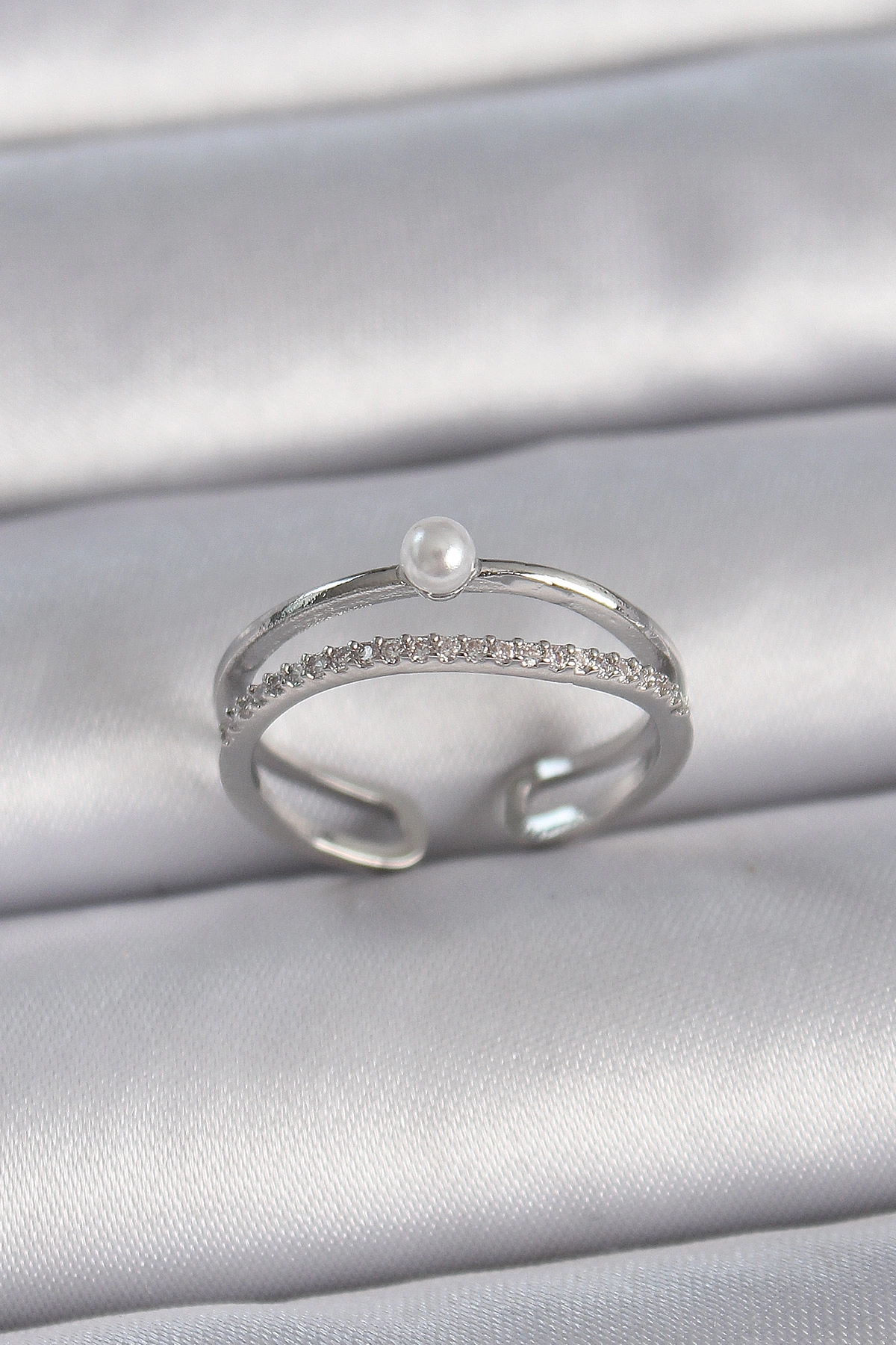 Pirinç Gümüş Renk Zirkon Taşlı İnci Detay Ayarlanabilir Model Kadın Yüzük