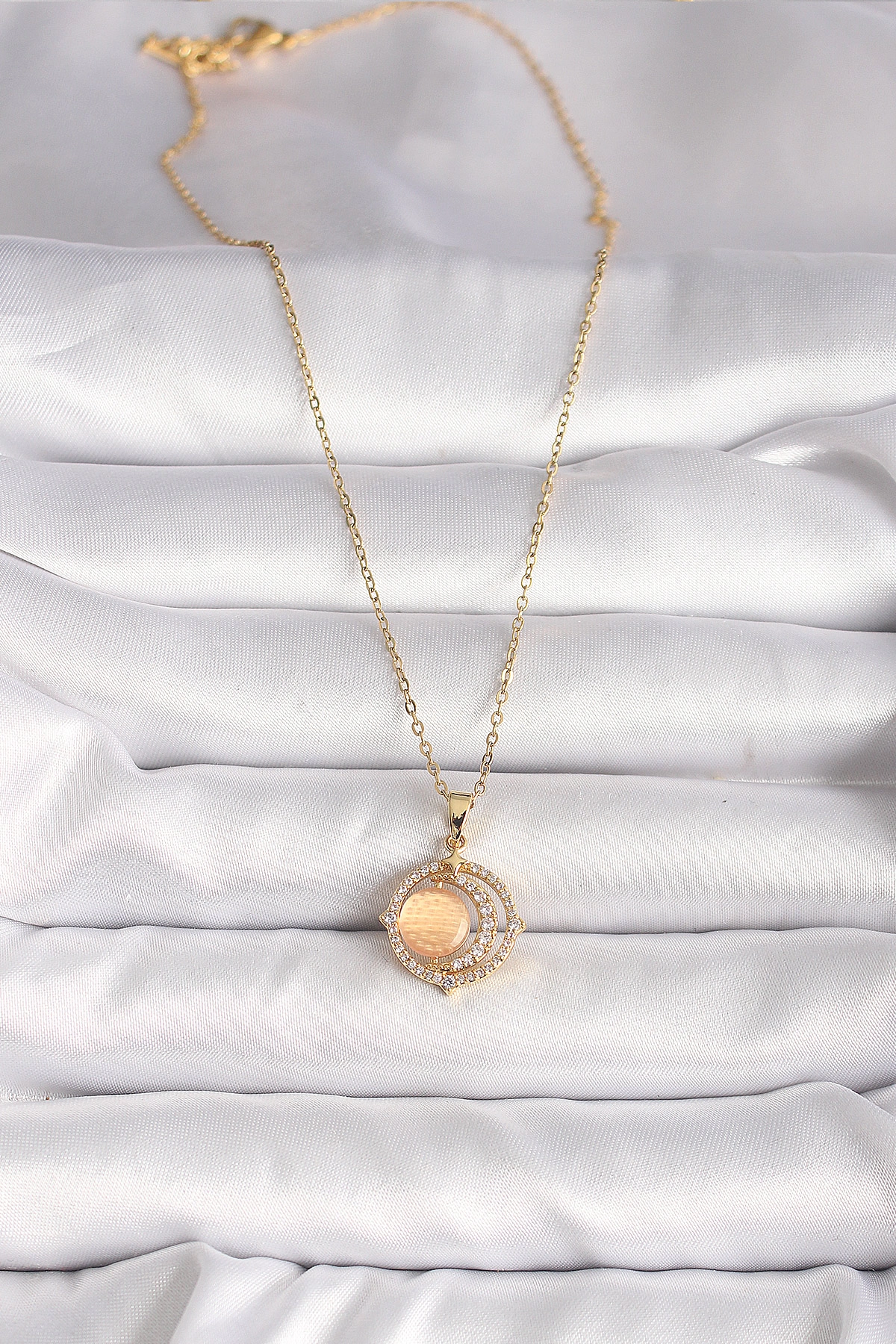 316L Çelik Gold Renk Zirkon Taşlı Turuncu Sedefli Hilal Model Kadın Kolye