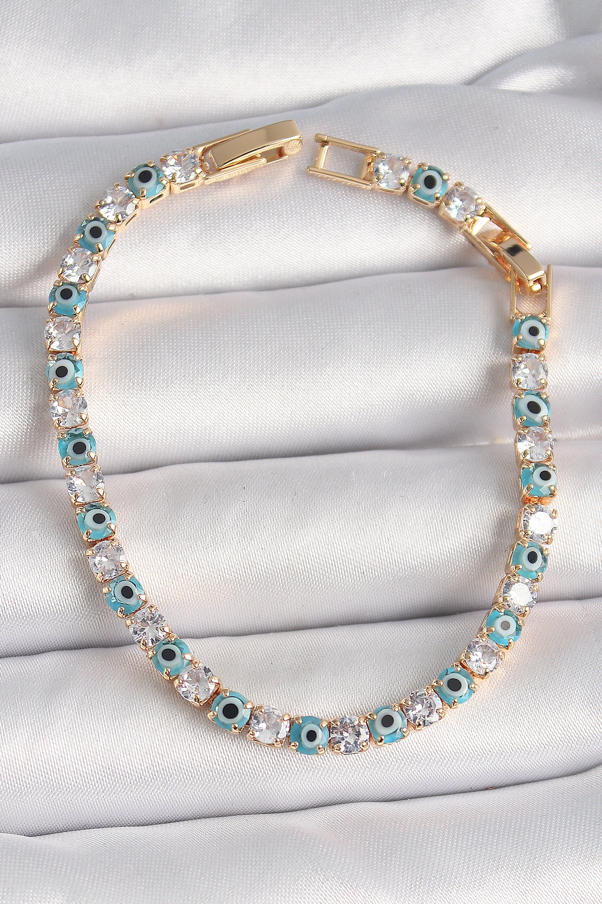 Pirinç Gold Renk Su Yolu Zirkon Taşlı Nazar Boncuklu Kadın Bileklik