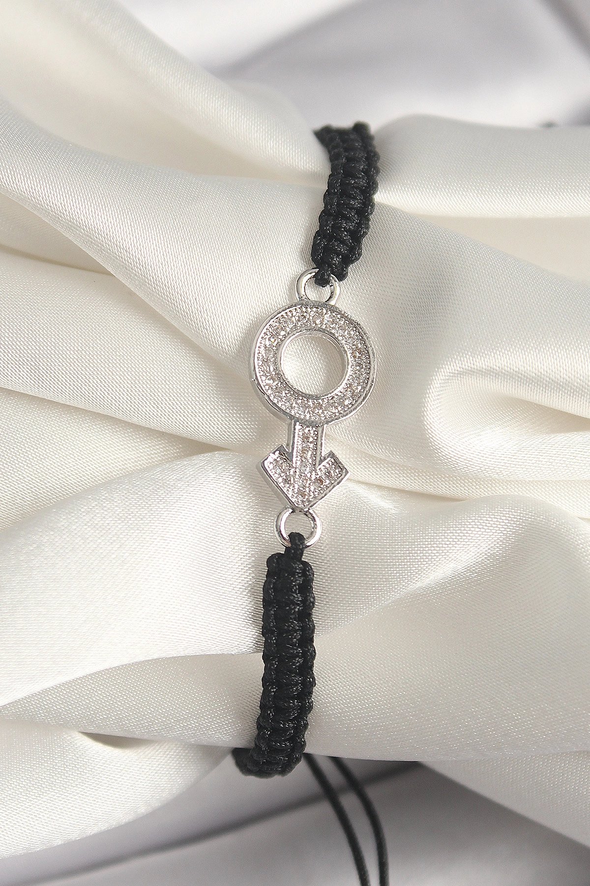 Pirinç Gümüş Renk Zirkon Taşlı Mars Figür Asansörlü Makrome Model Kadın Bileklik