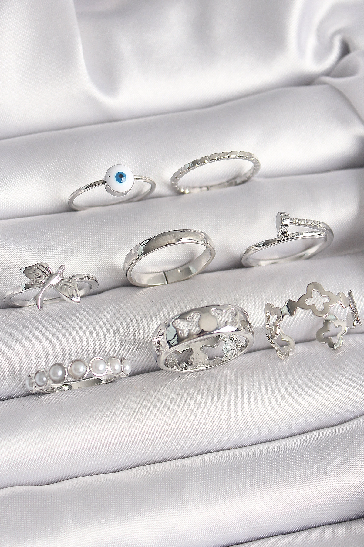 Pirinç Gümüş Renk Nazar Boncuk Detay İncili Kelebek İşlemeli Kadın Yüzük Kombini