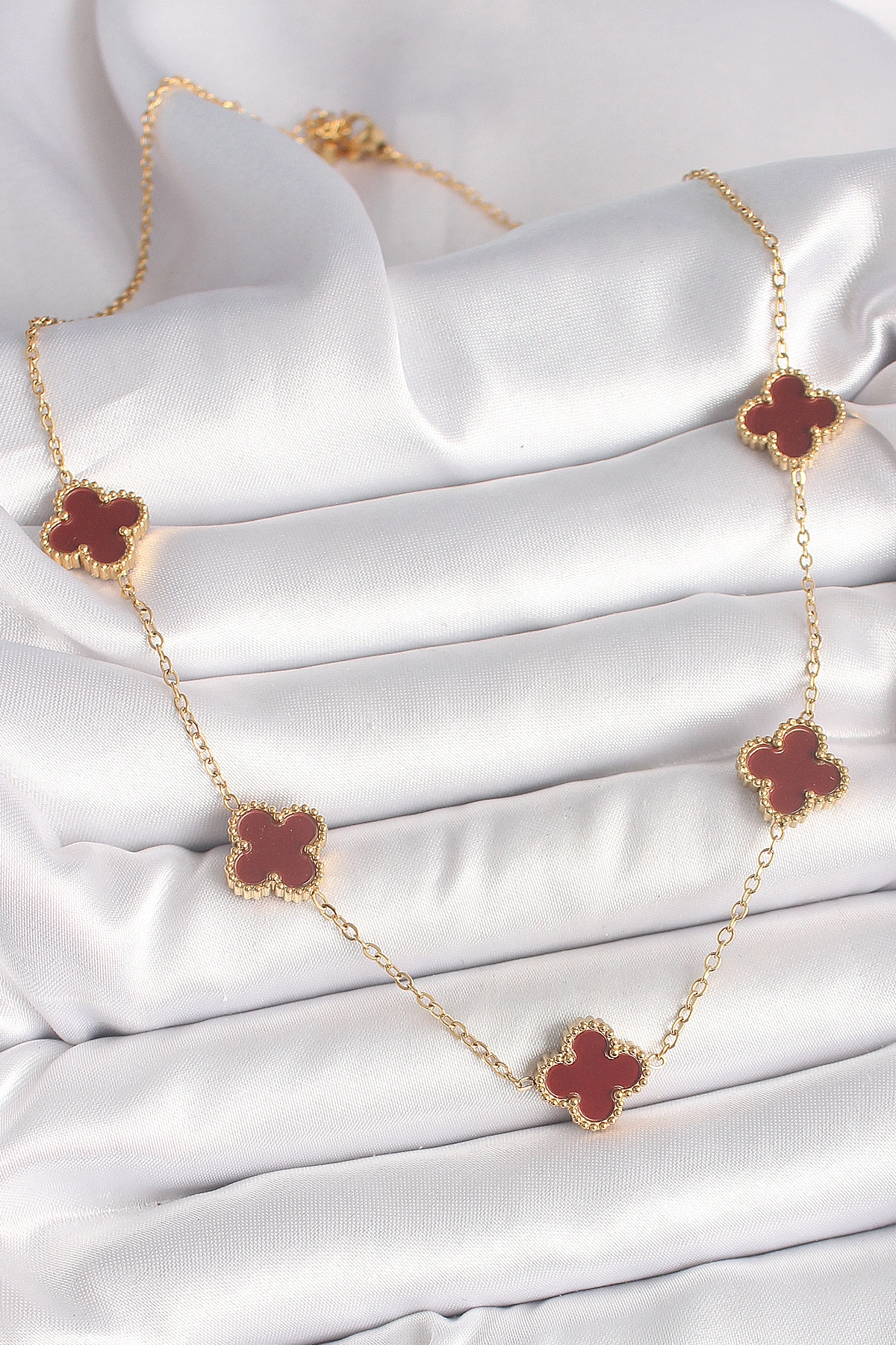 316L Çelik Gold Renk Zincir Bordo Yonca Model Kadın Kolye