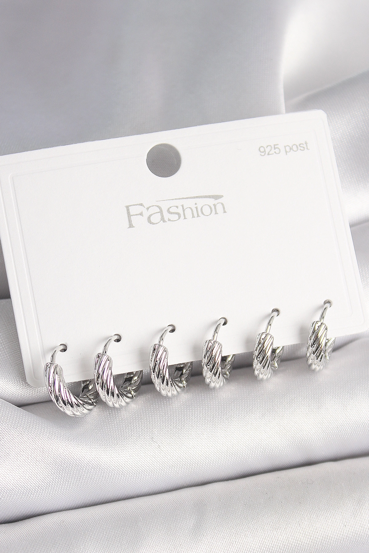 925 Ayar Gümüş Çivi Pirinç Gümüş Renk İşlemeli Halka Model Kadın Küpe Seti