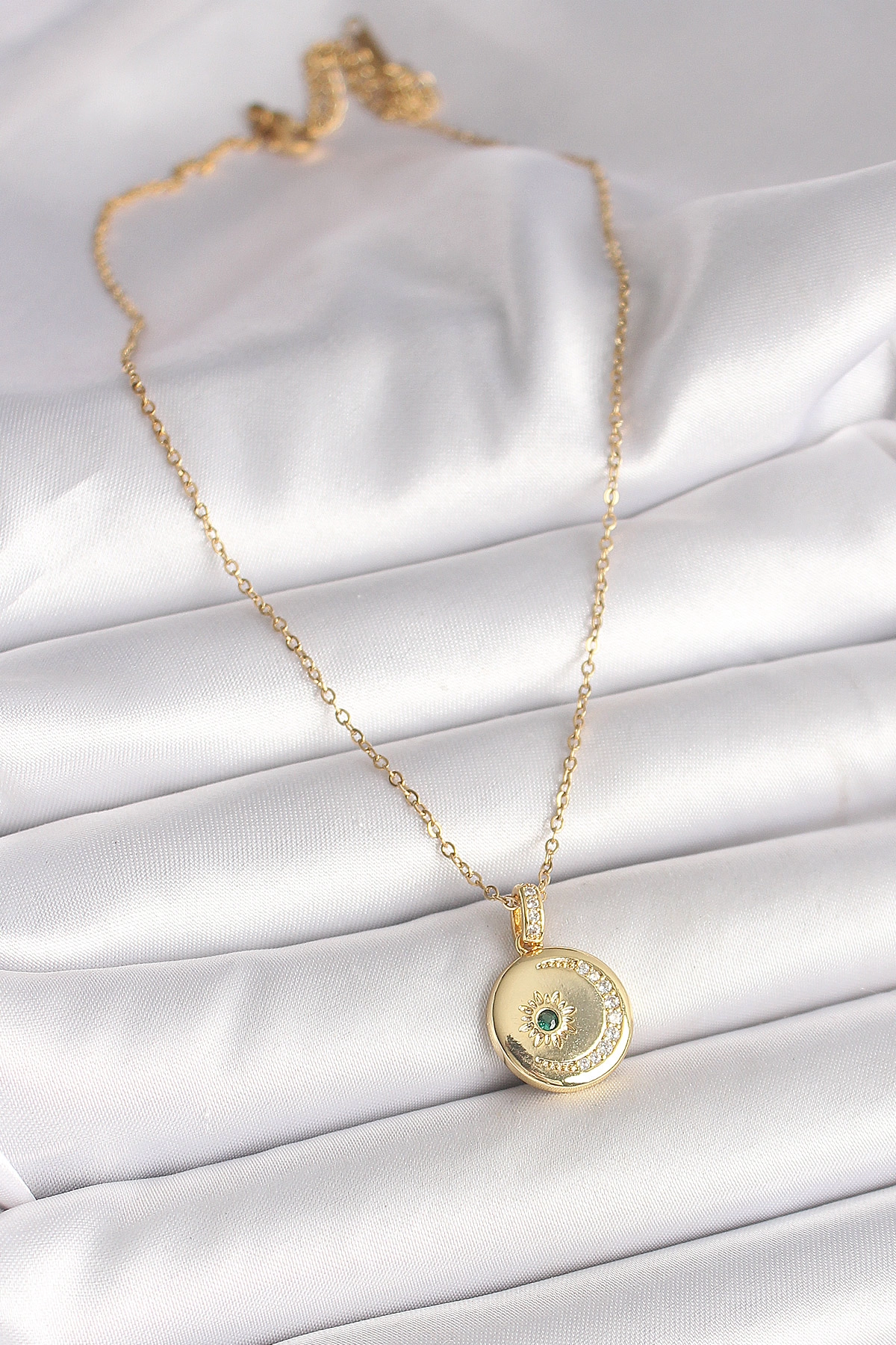 316L Çelik Gold Renk Zincir Zirkon Taş İşlemeli Hilal Yıldız İşlemeli Madalyon Model Kadın Kolye