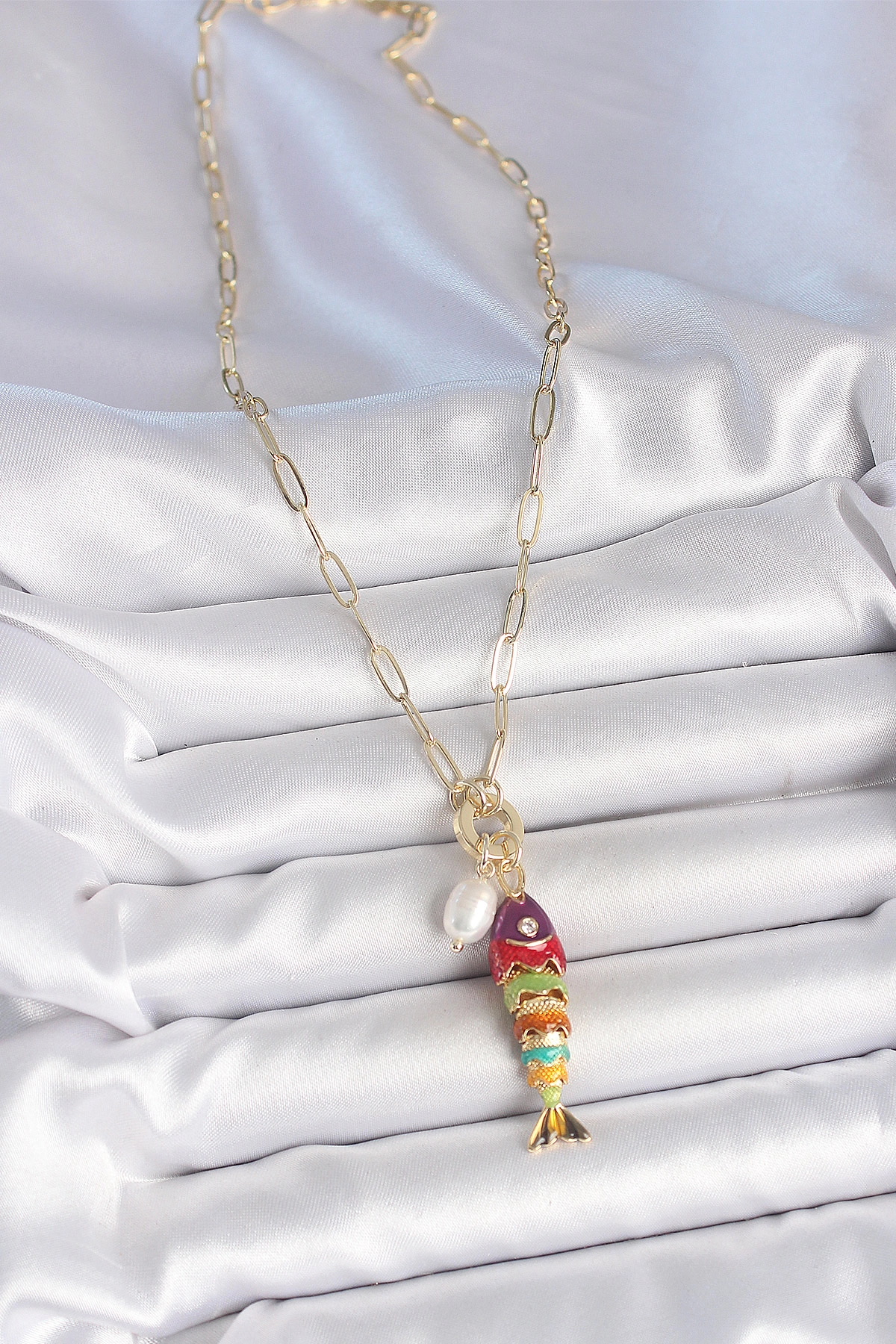 İnci Detaylı Zirkon Taşlı Rainbow Balık Figürlü Gold Renk Pirinç Kolye