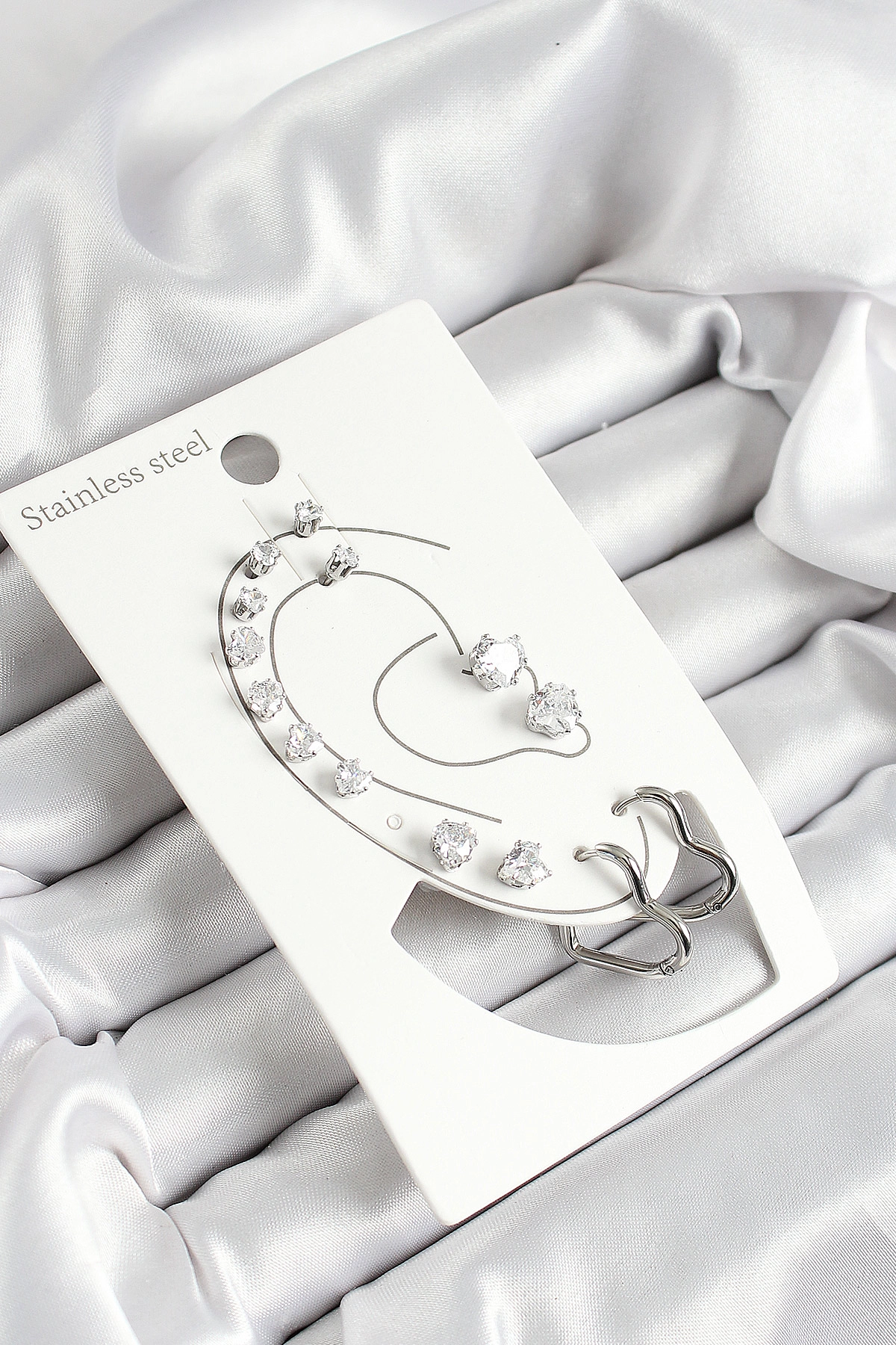 316L Çelik Kalp Figürlü Ve Zirkon Taşlı Gümüş Renk 7'li Çift Kadın Küpe Set