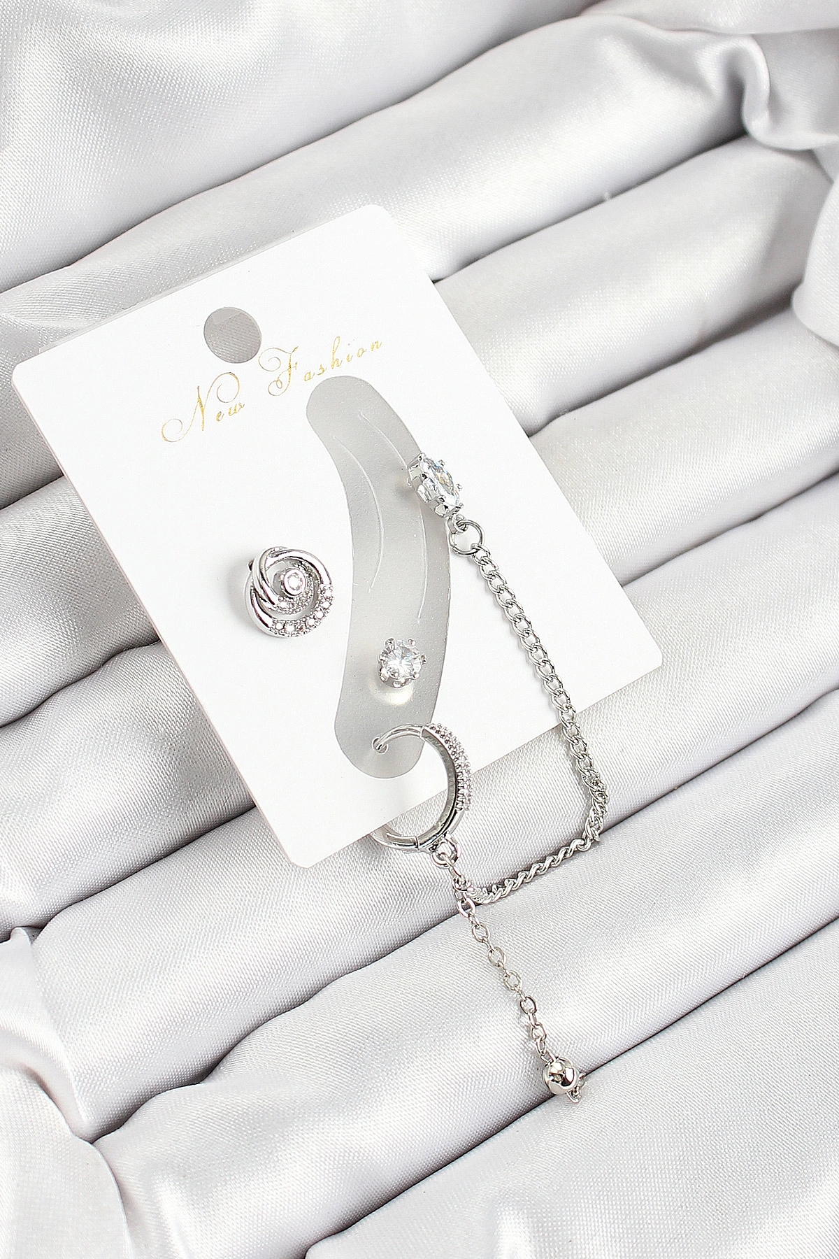 Pirinç Halka Figürlü Zirkon Taşlı Gümüş Renk 3'lü Kıkırdak Kadın Küpe Set