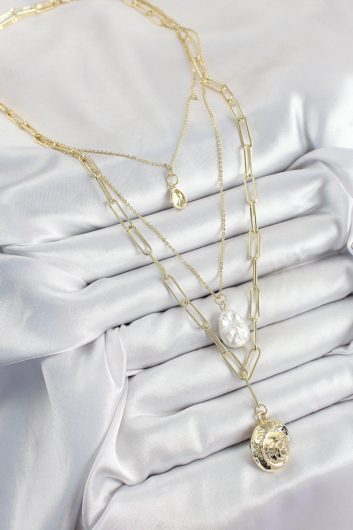 Pirinç Çoklu Zincirli İncili Deniz Kabuğu Model Gold Renk Kadın Kolye