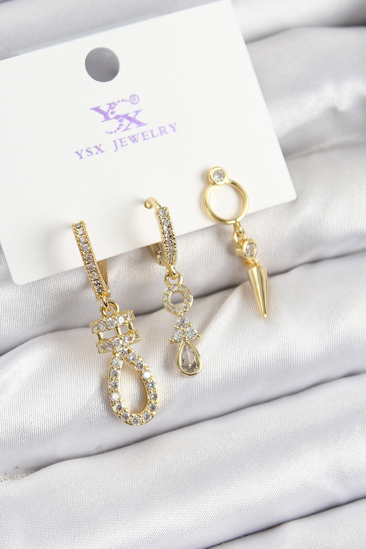 Pirinç Zİrkon Taşlı Sallantılı Model Gold Renk 3'lü Kadın Küpe