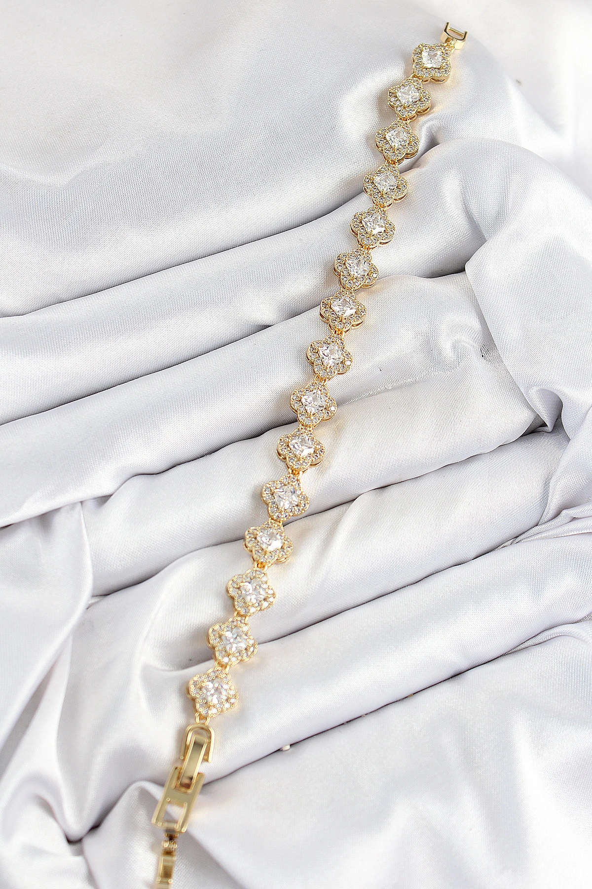 Pirinç Zirkon Taşlı Yonca Baget Model Gold Renk VIP Seri Kadın Bileklik