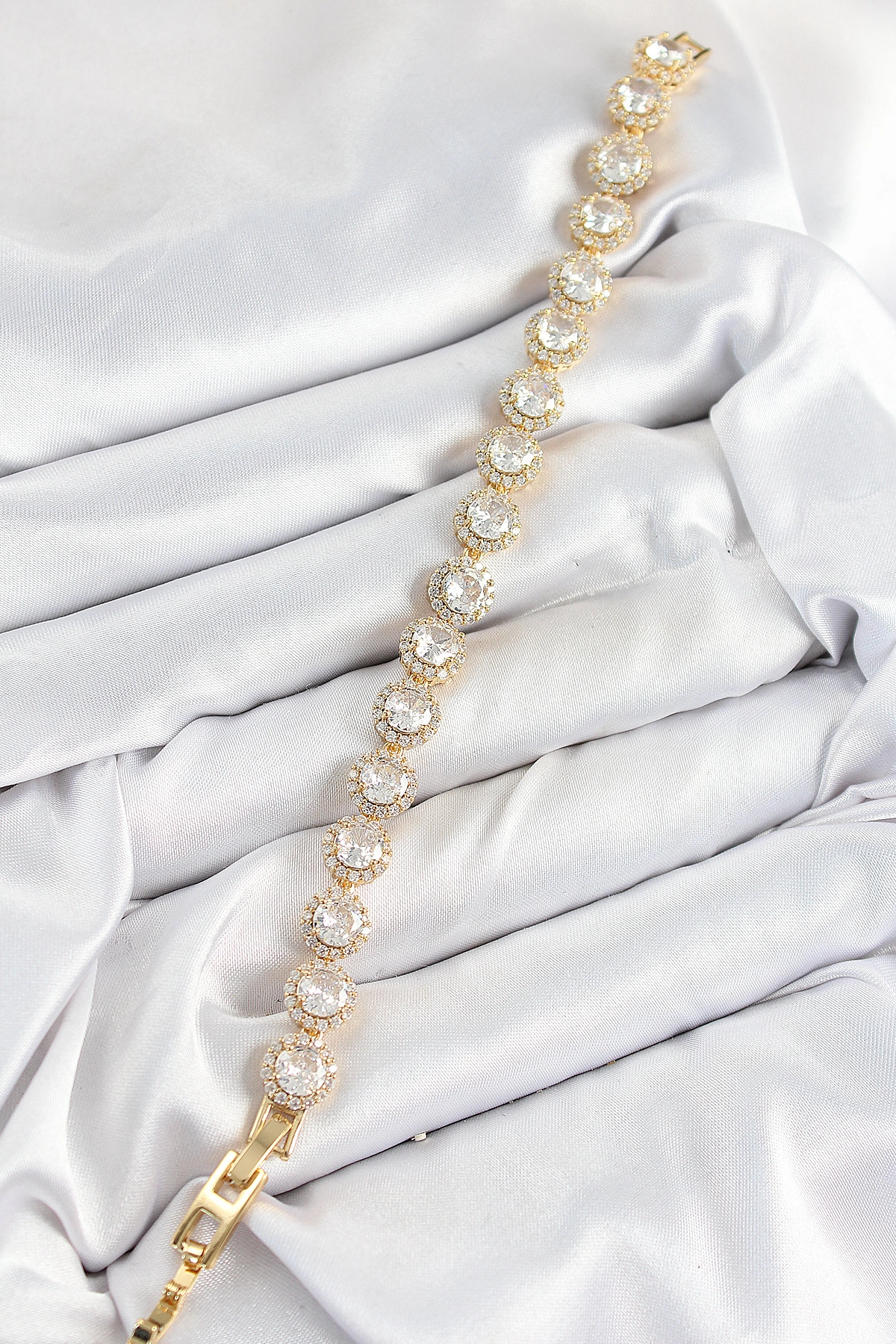 Pirinç Zirkon Taşlı Daire Baget Model Gold Renk VIP Seri Kadın Bileklik