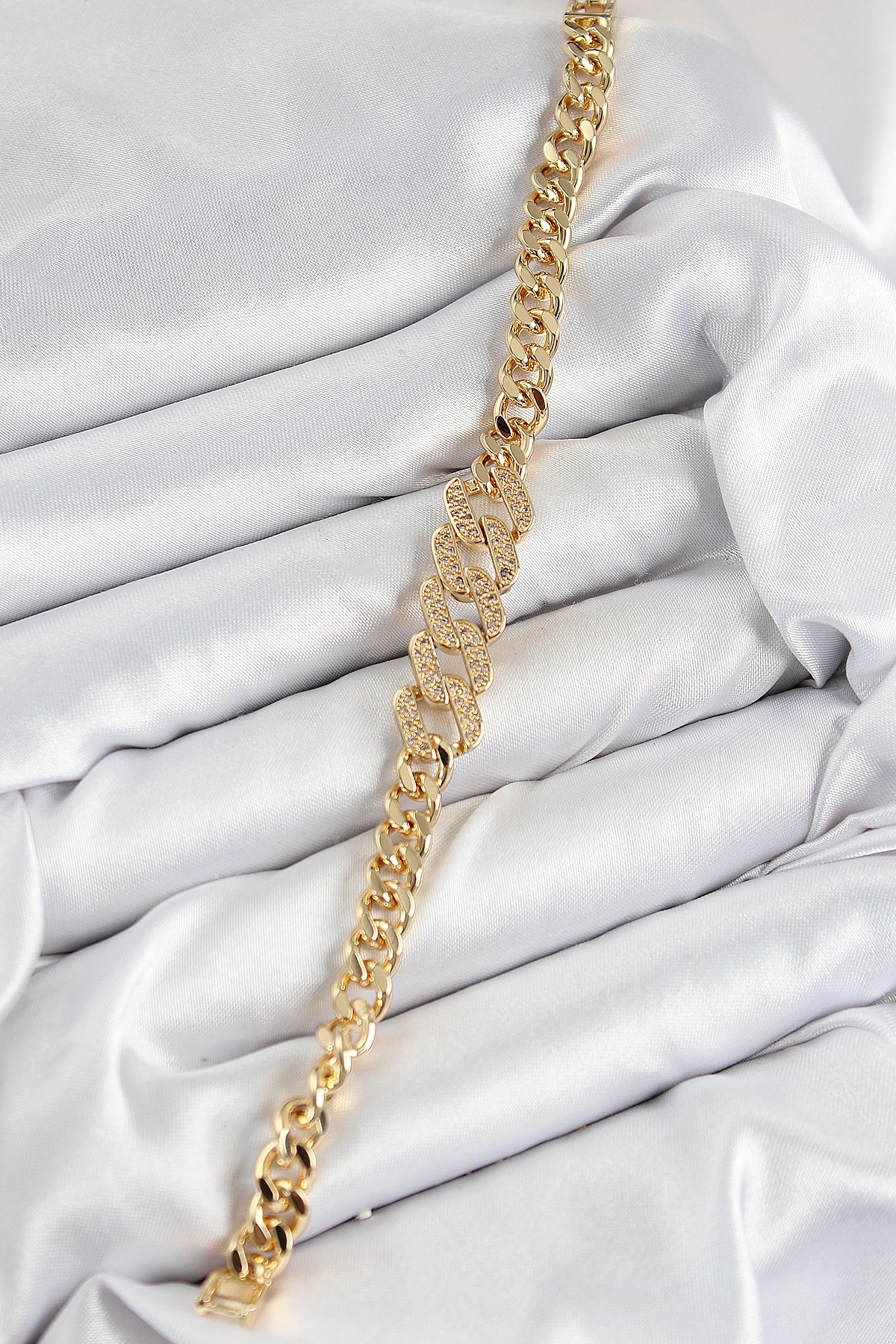 Pirinç Zirkon Taşlı Ezme Küba Zincir Model Gold Renk Kadın Bileklik