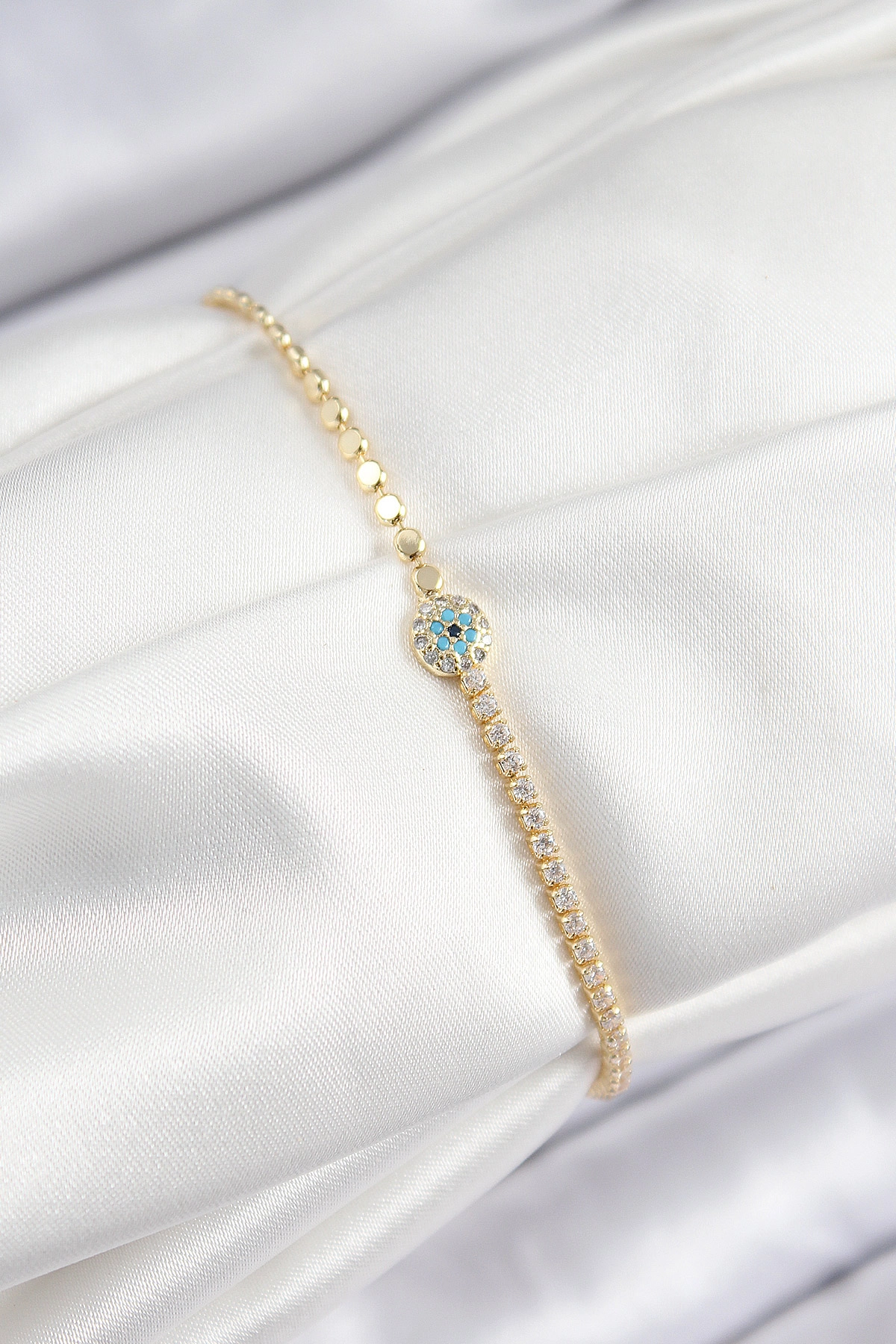 Pirinç Zirkon Taşlı Nazar Model Ezme Zincir Gold Renk Kadın Bileklik