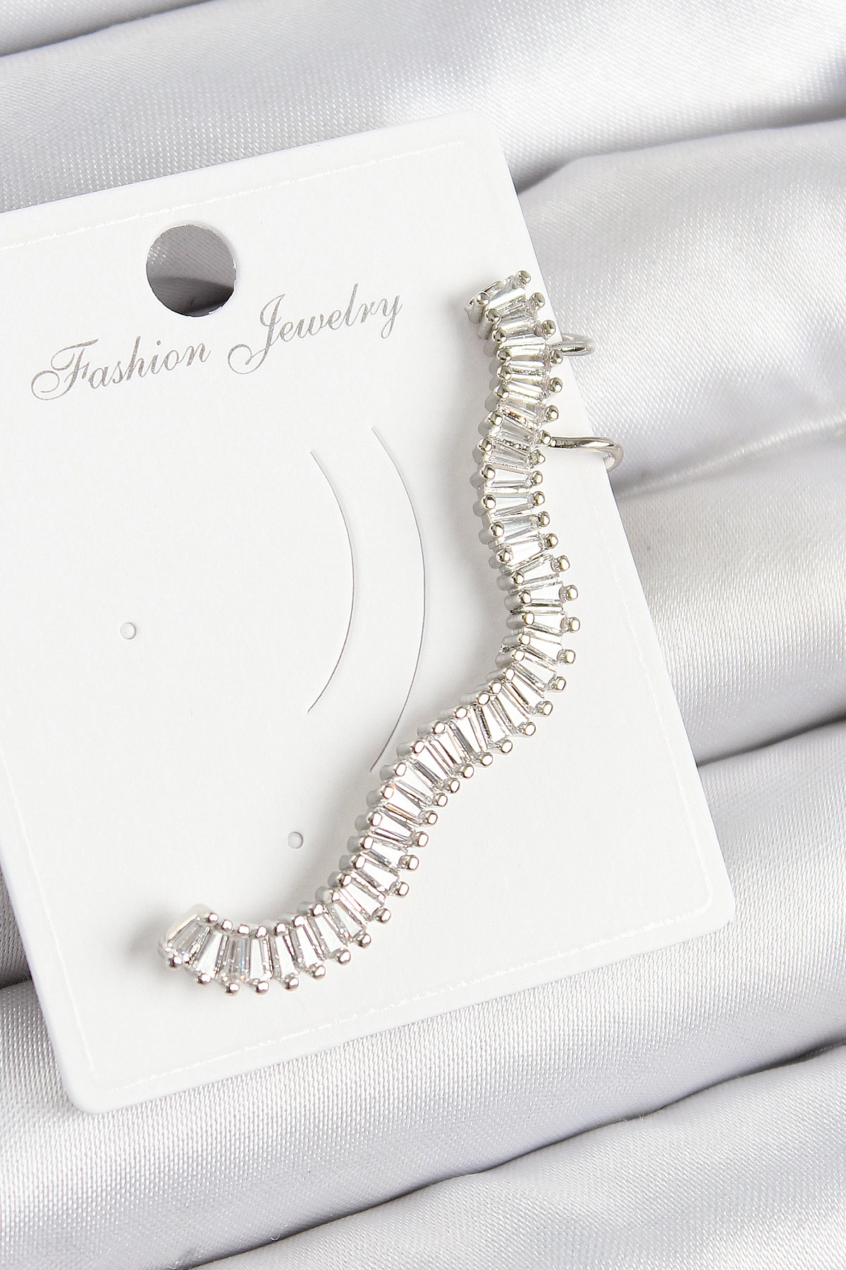 Pirinç Su Yolu Model Gümüş Renk Sağ Kıkırdak Küpe