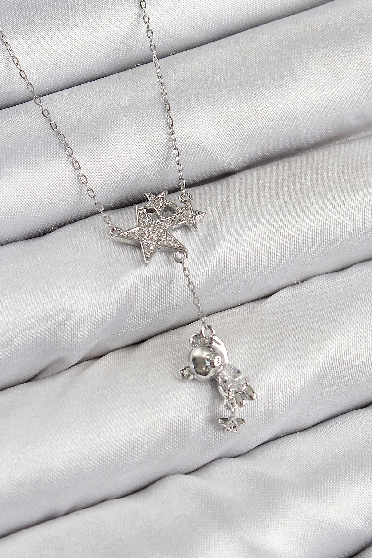Pirinç Zirkon Taşlı Sallantılı Ayıcıklı Yıldız Model Gümüş Renk Kadın Kolye