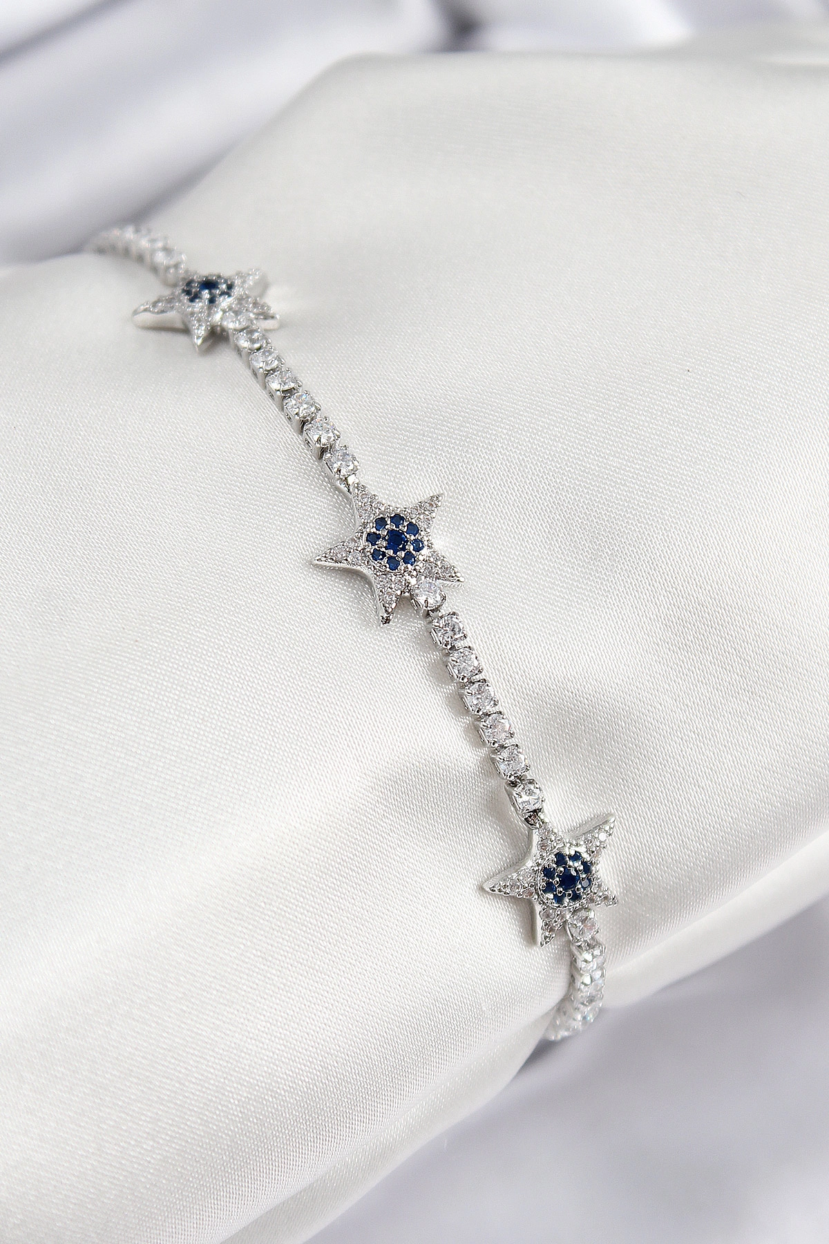 Pirinç Zirkon Taşlı Yıldız Model Gümüş Renk Kadın Bileklik