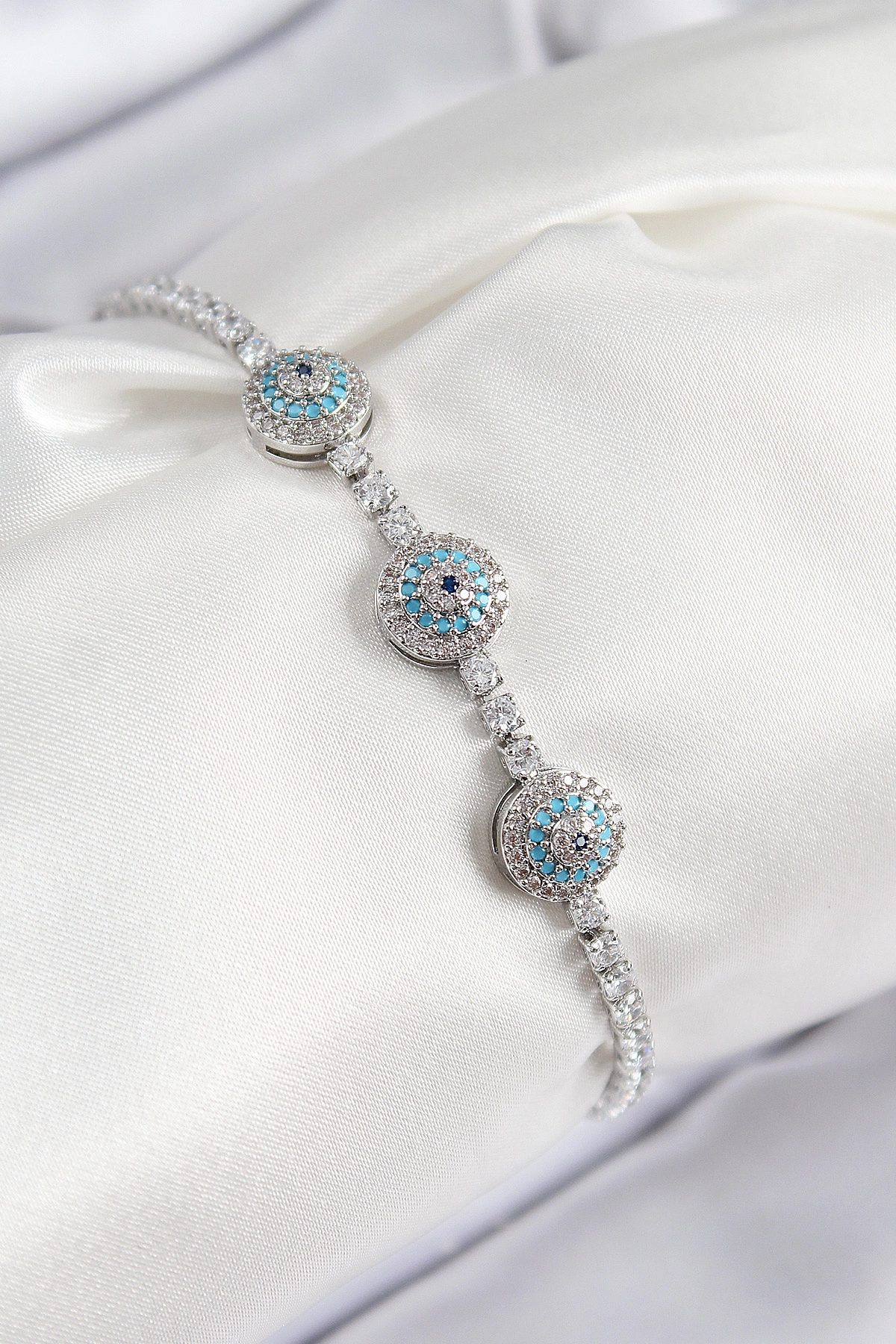 Pirinç Zirkon Taşlı Nazar Model Gümüş Renk Kadın Bileklik