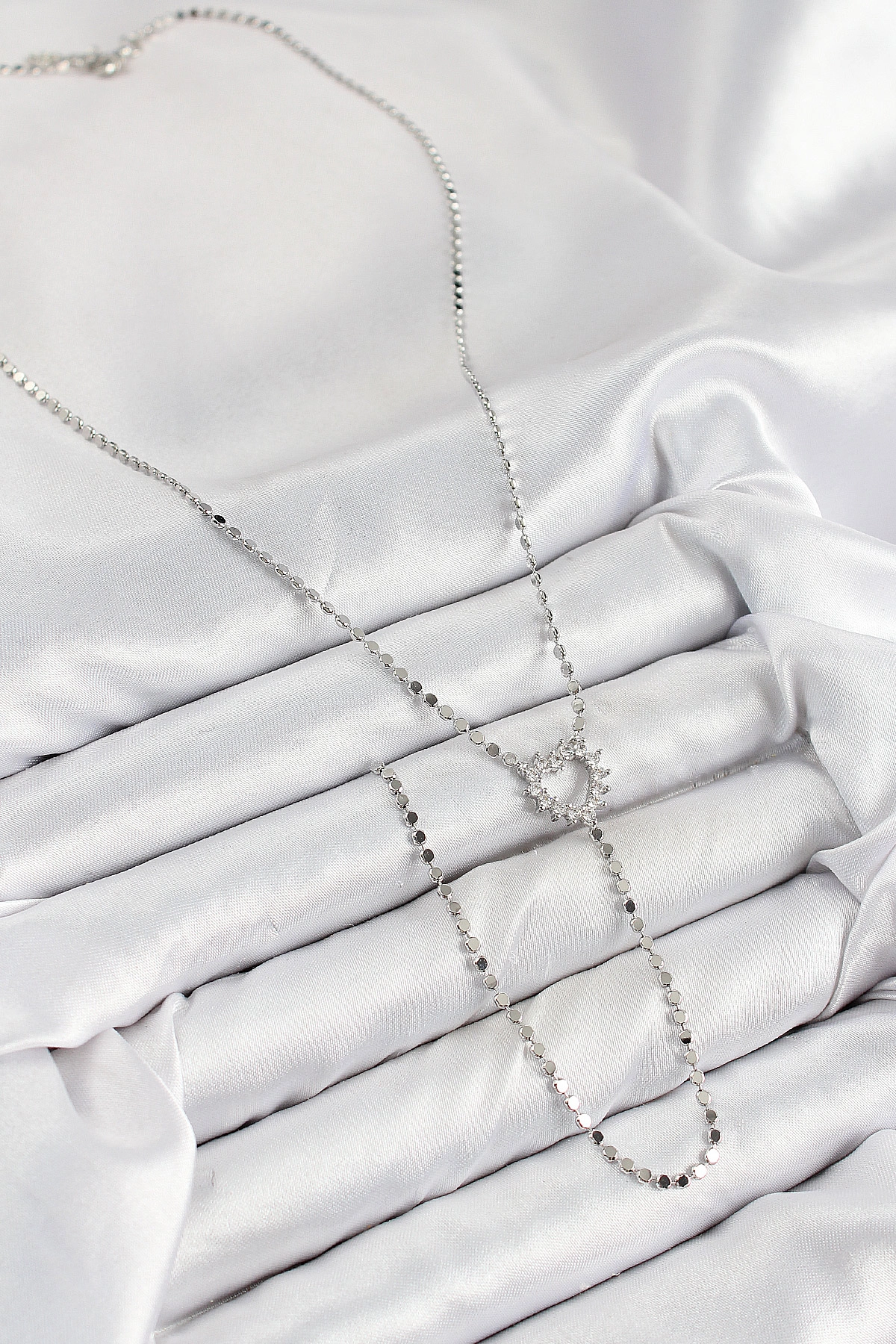 Pirinç Zirkon Taşlı Ezme Zincirli Kalp Model Gümüş Renk Y Kolye