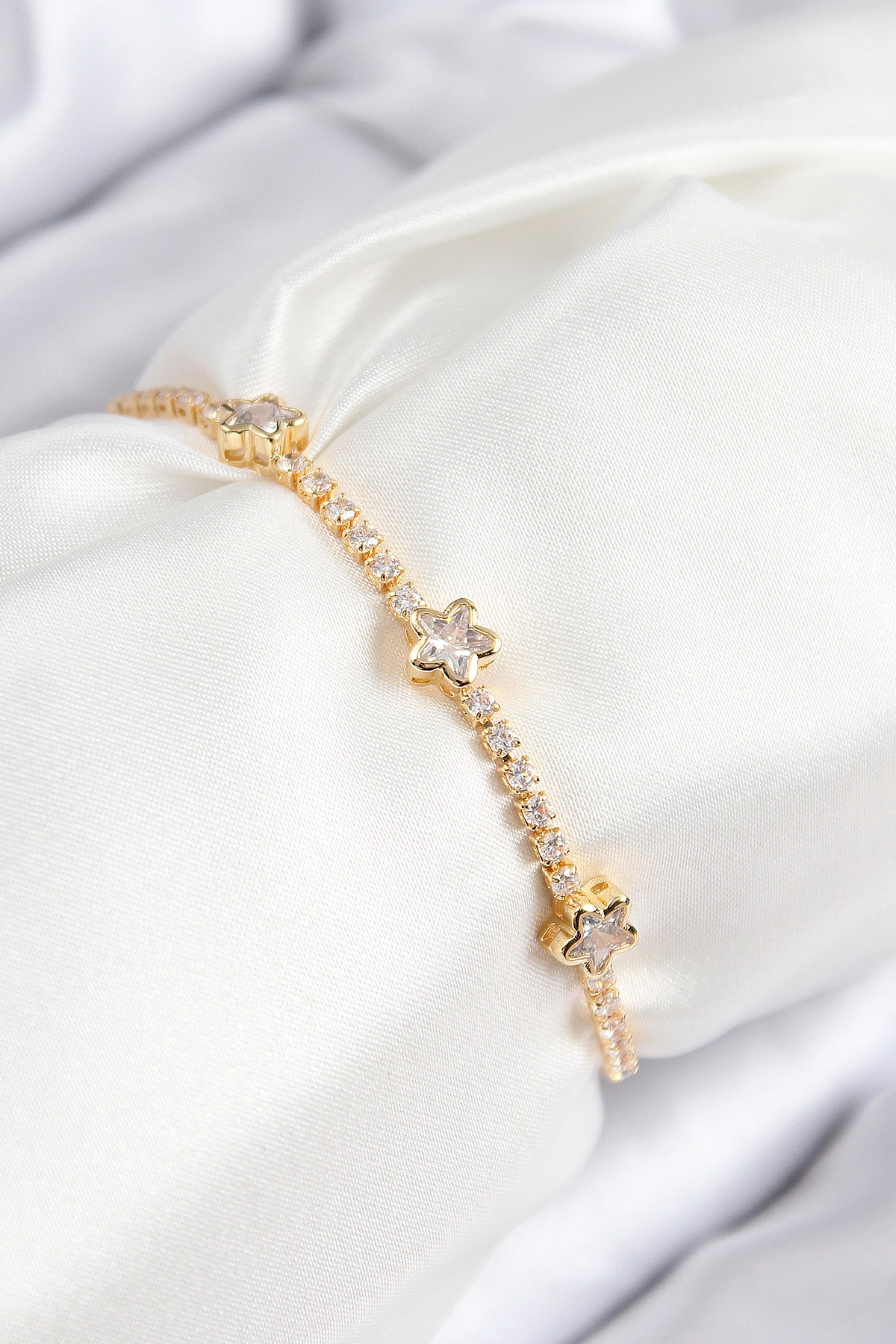 Pirinç Zirkon Taşlı Yıldız Model Gold Renk Asansörlü Kadın Bileklik