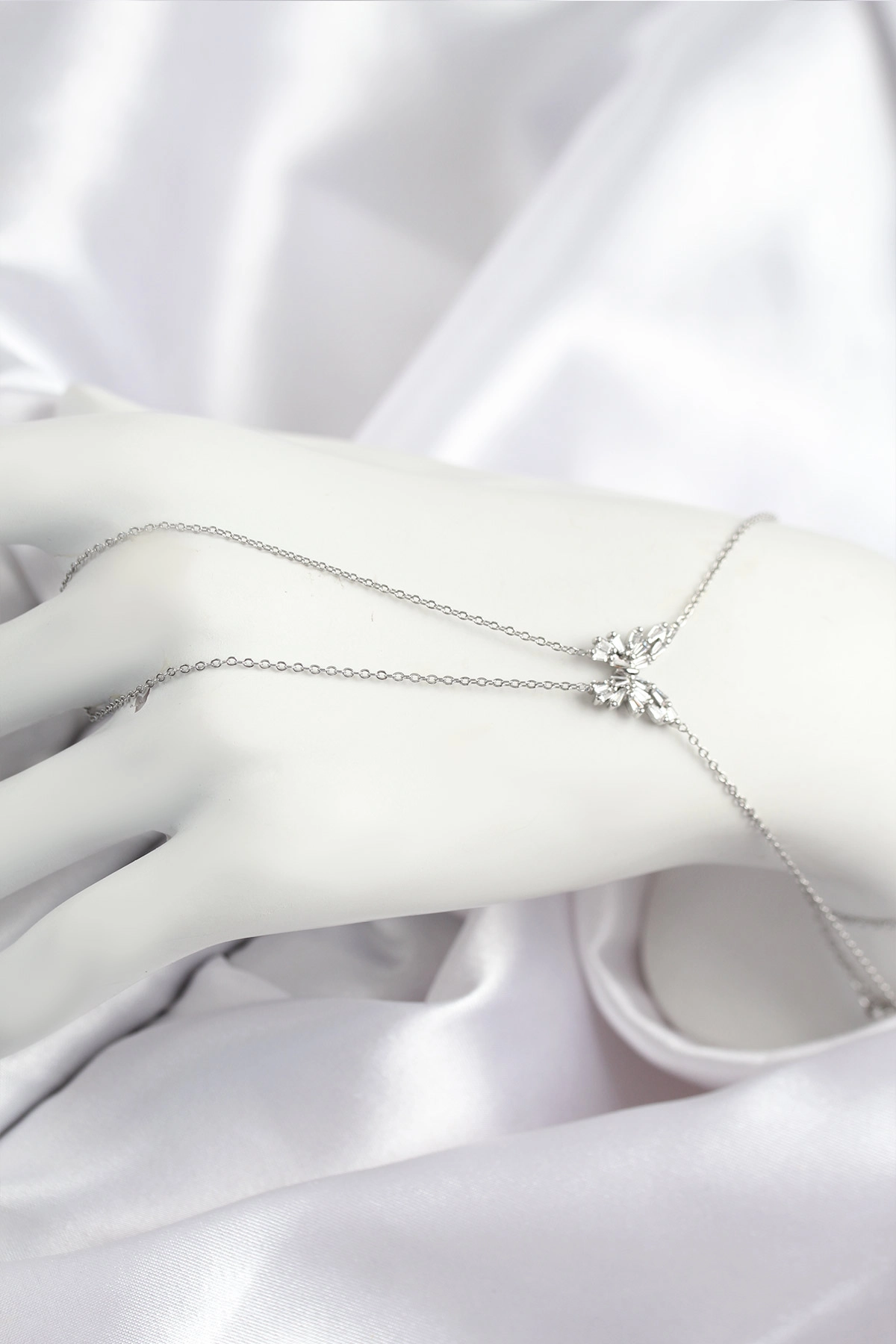 Pirinç Zirkon Taşlı Kelebek Model Gümüş Renk Şahmeran