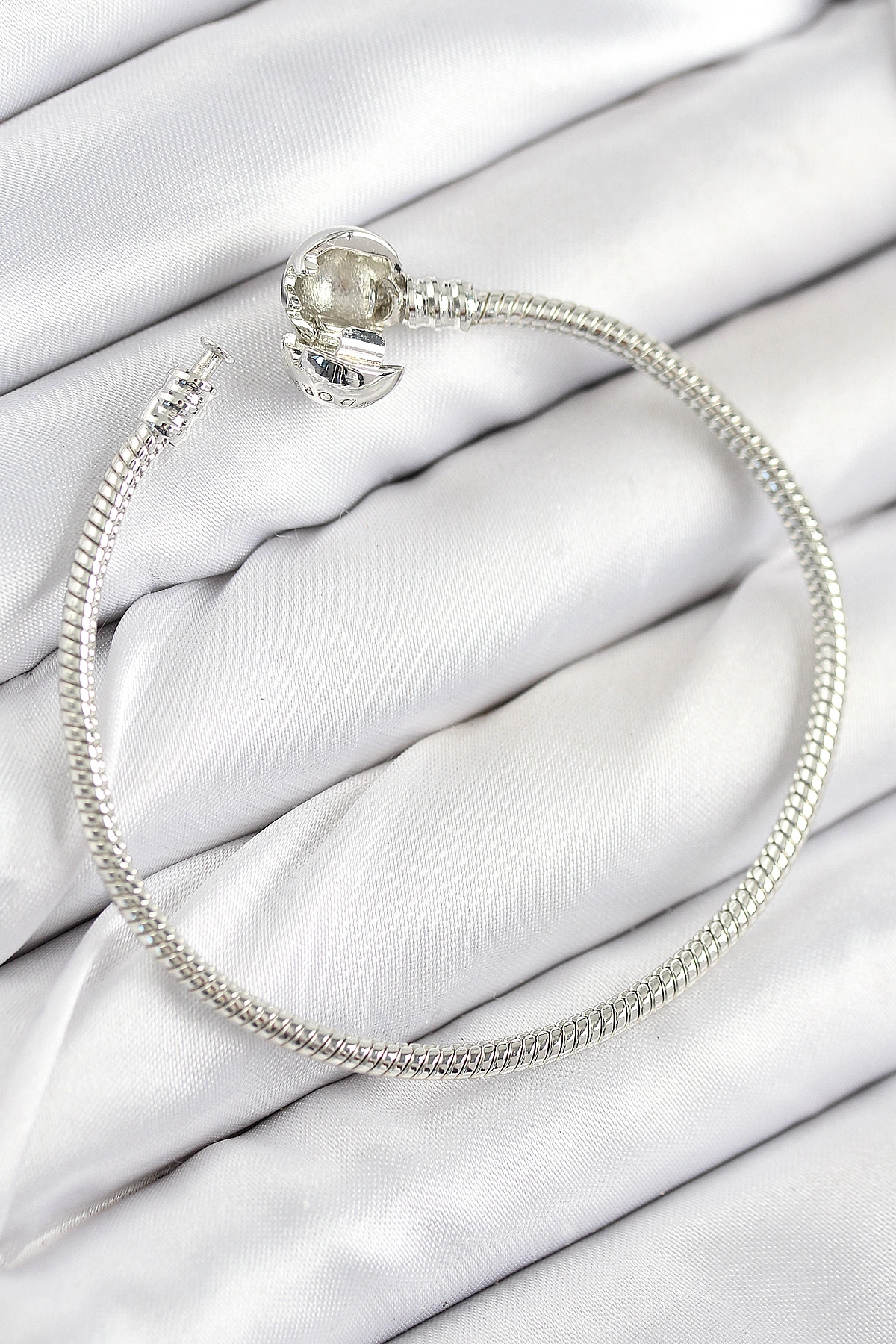 Pirinç Charm Topcuk Model Gümüş Renk Kadın Bileklik