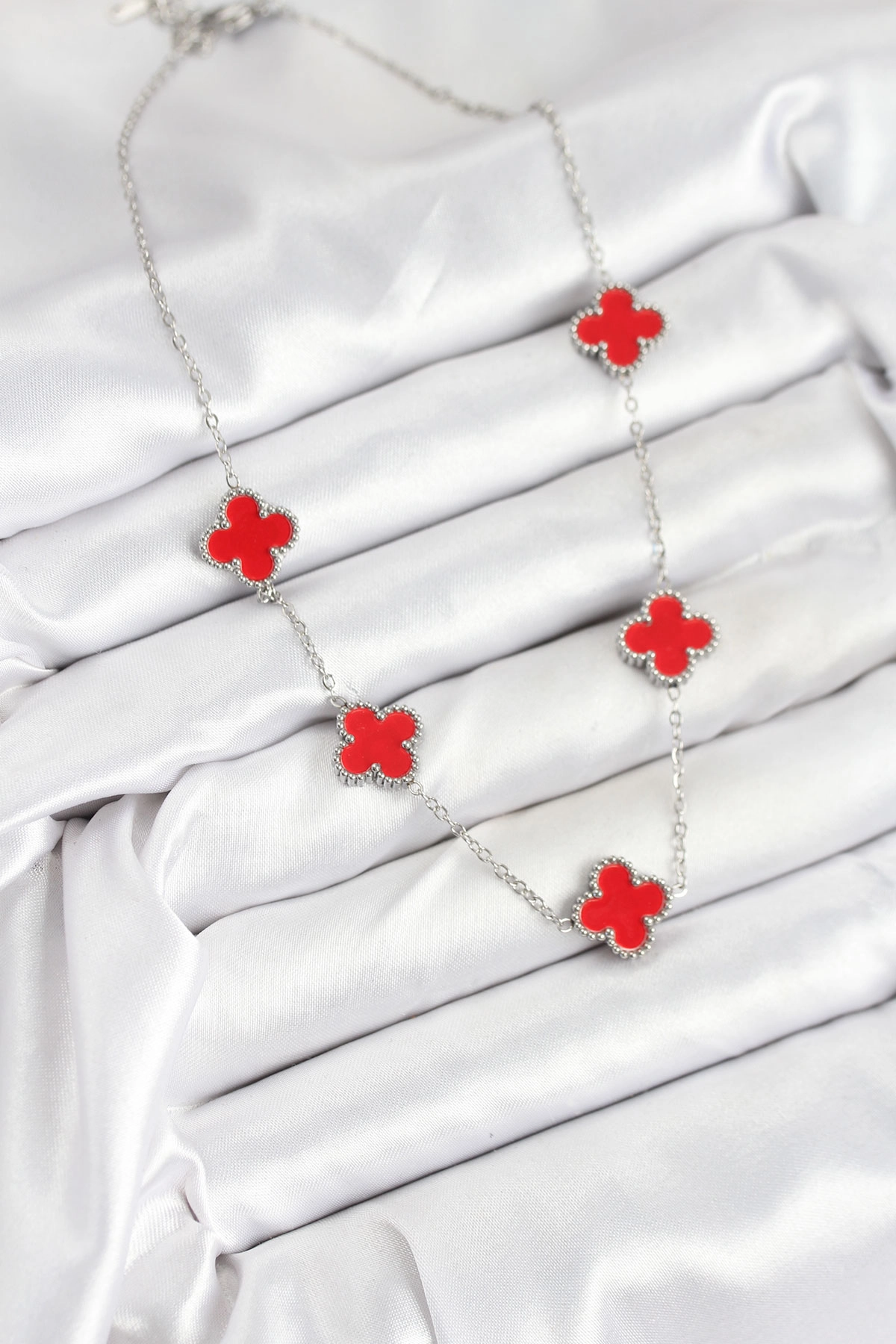 316L Çelik Zincir Gümüş Kırmızı Renk Yonca Kadın Kolye