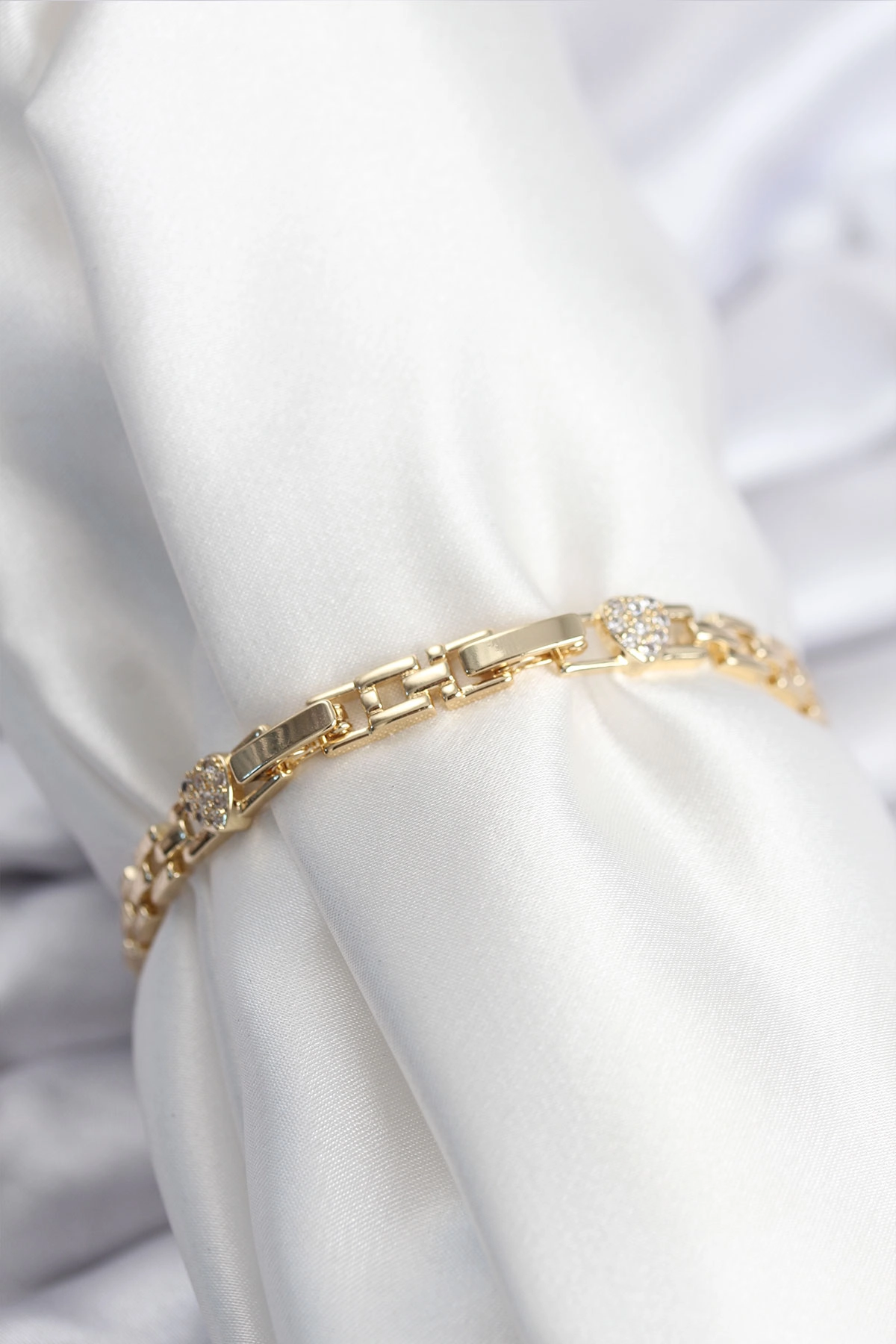 Pirinç VIP Seri Gold Renk Zincir Model Kalpli Zirkon Taşlı Kadın Bileklik