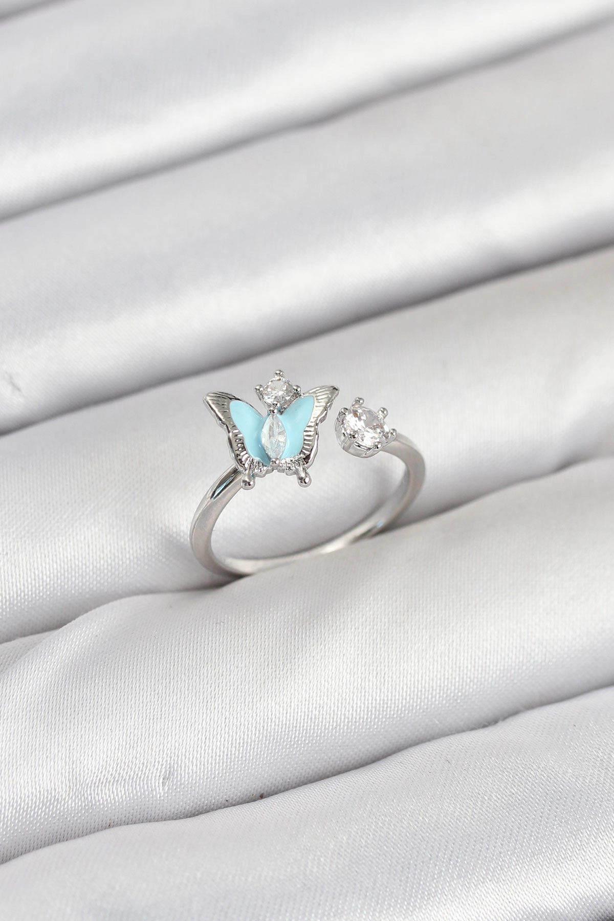 Pirinç Gümüş Renk Kelebek Model Kadın Yüzük