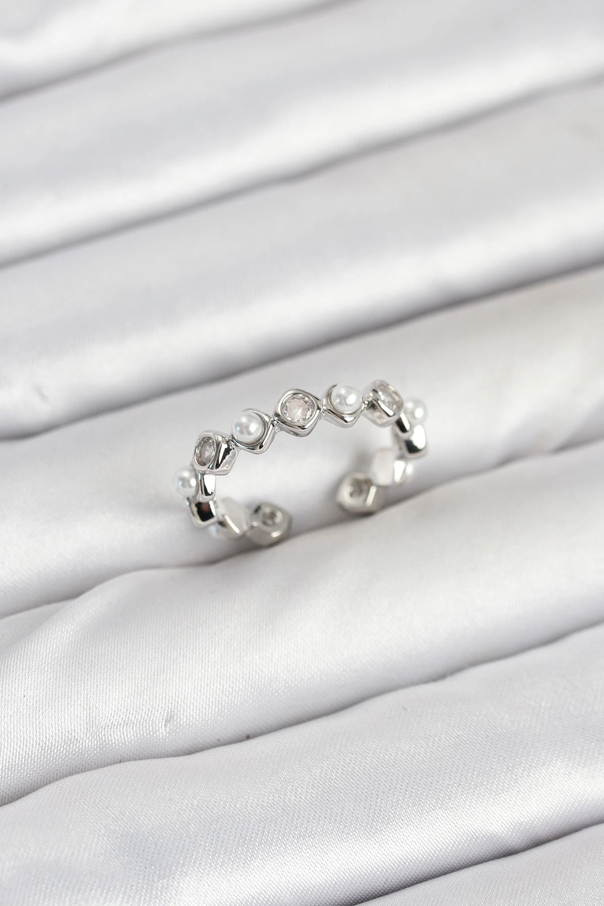 Pirinç Gümüş Renk Zirkon Taşlı İncili Kadın Yüzük