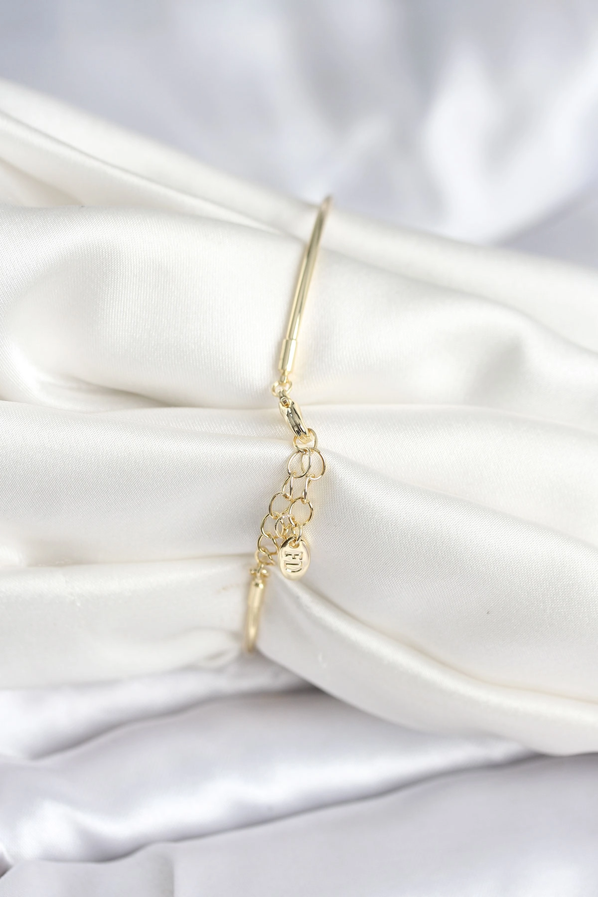 Sinek Figürlü Gold Renk Pirinç Kadın Bileklik