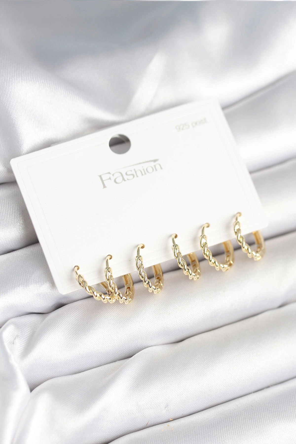 Gold Renk Burgu Halka Model 925 Ayar Gümüş Çivili Pirinç Küpe Seti