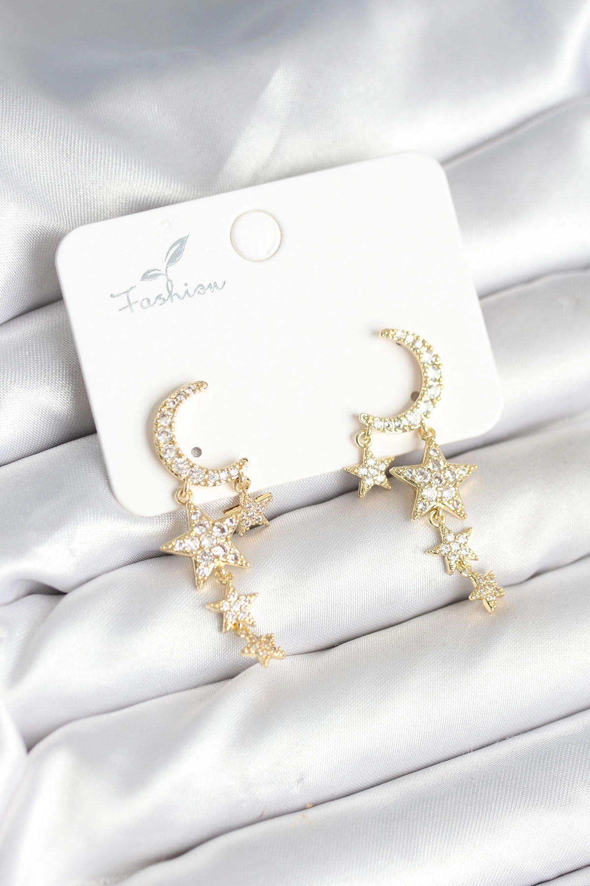 Ay ve Yıldız Model Gold Renk Pirinç Kadın Küpe