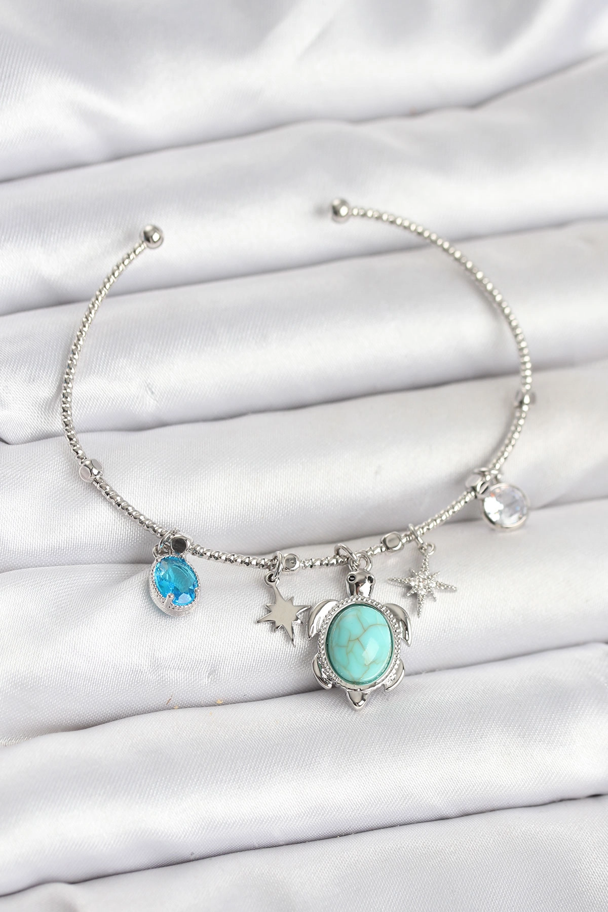 Caretta Caretta Charmlı Gümüş Renk Kadın Bileklik