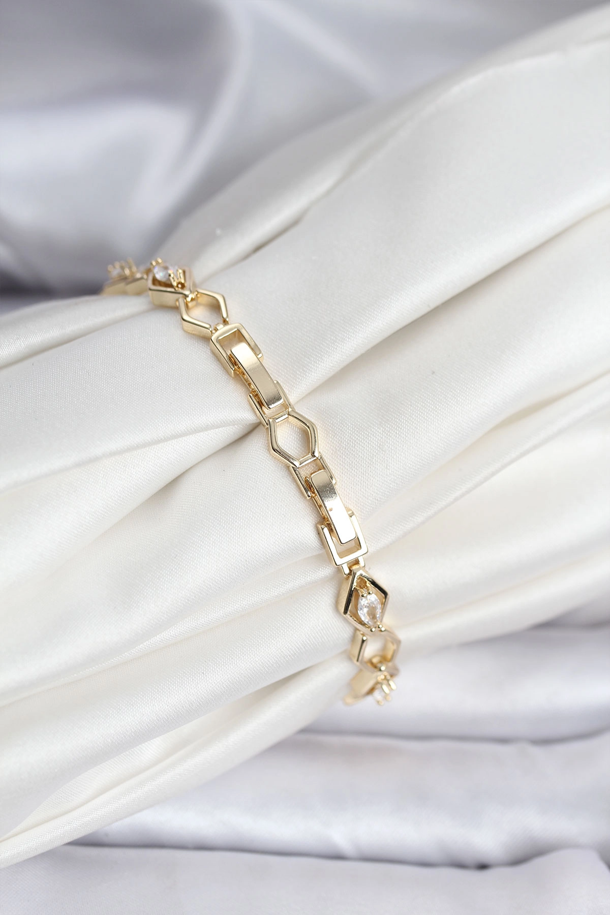 14K Gold Renk Kaplama Baklava Dilim Model Kadın Bileklik