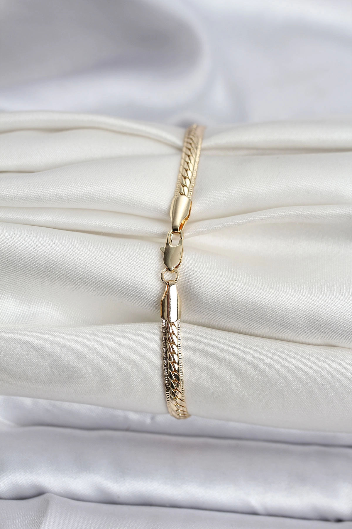 14K Gold Renk Kaplama Lazer Ezme Zincir Model CM Kadın Bileklik