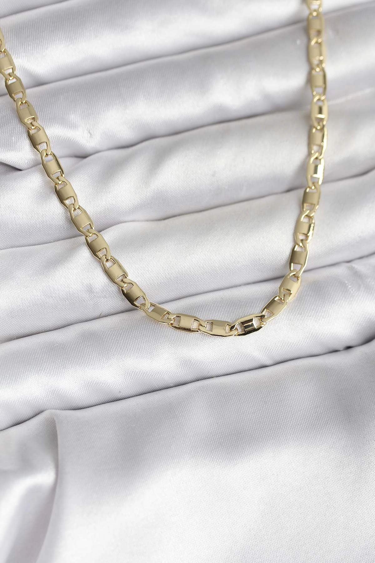 14K Gold Renk Kaplama Plaka Ezme Model Zincirli CM Kadın Kolye