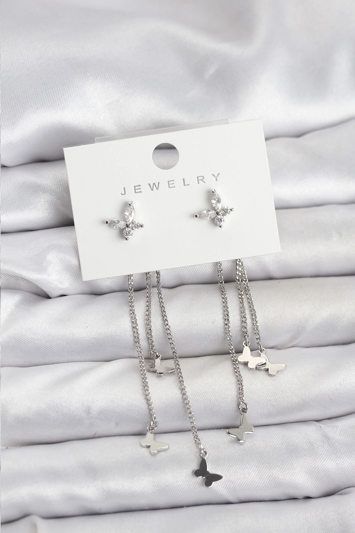 Kelebek Model Gümüş Renk Pirinç Sallantılı Kadın Küpe