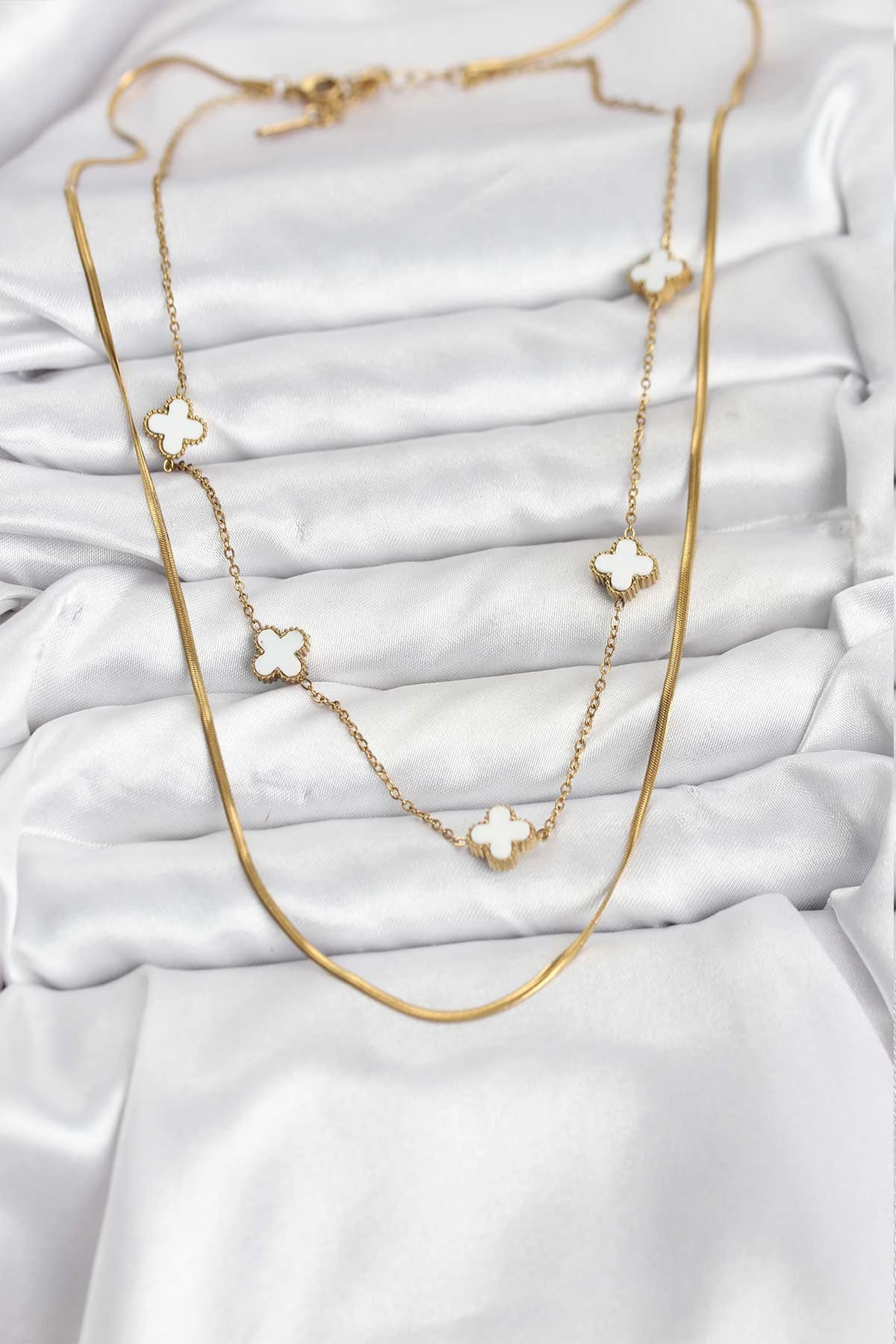 316L Çelik Zincir Gold Renk İtalyan Zincirli Yonca Model Kadın Kolye