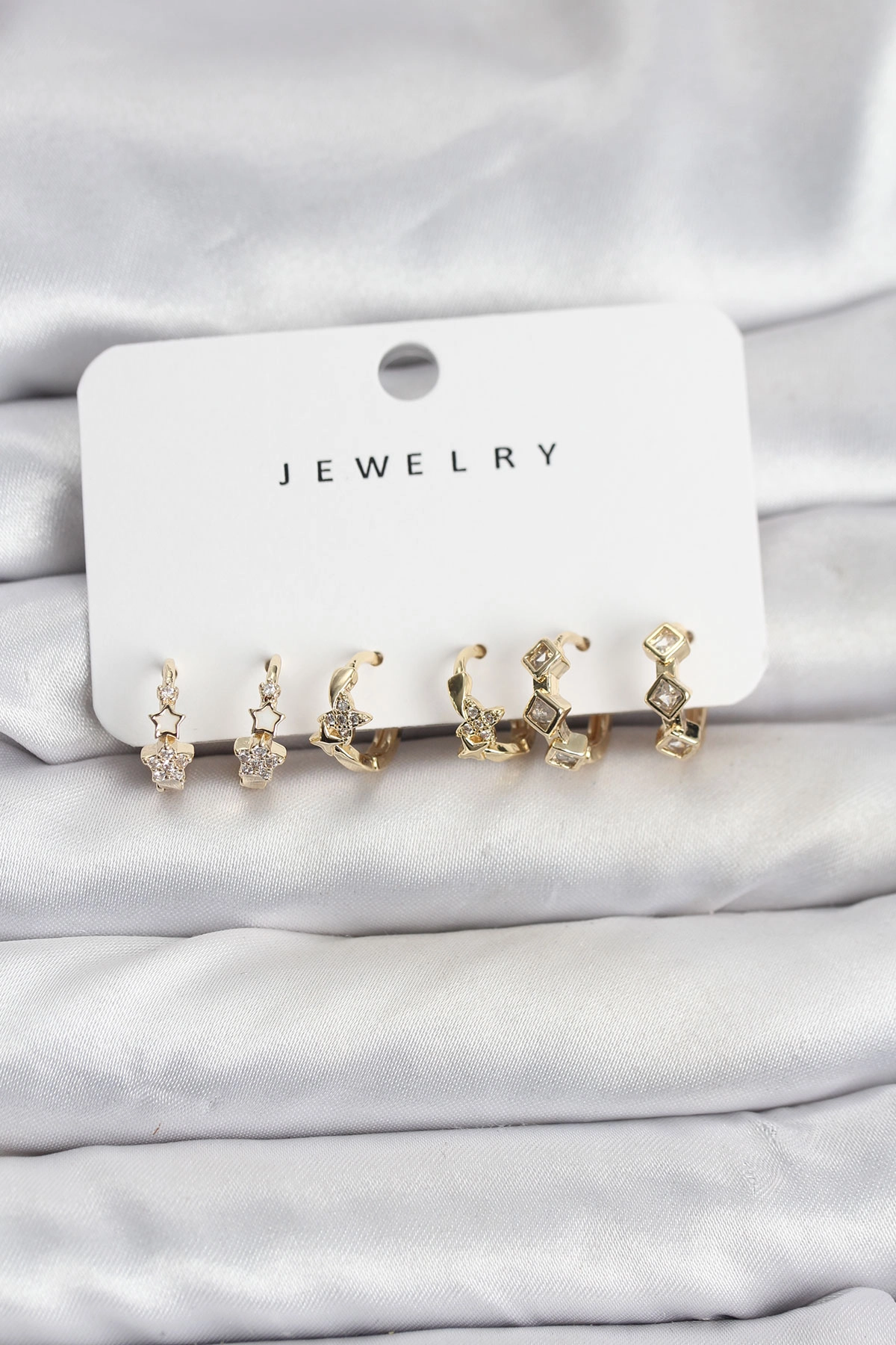 Gold Renk Pirinç Yıldız Modelli Kadın Küpe Seti