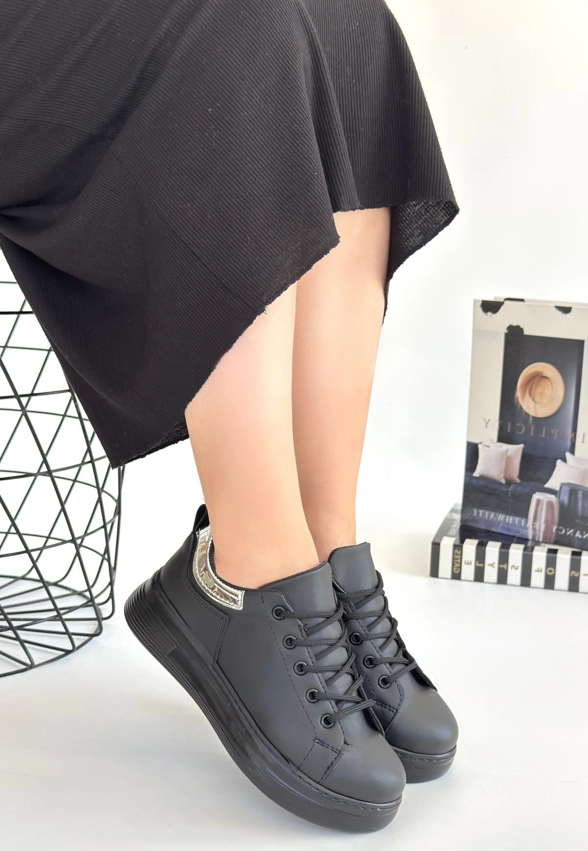 Sofio Siyah Cilt Bağcıklı Spor Ayakkabı