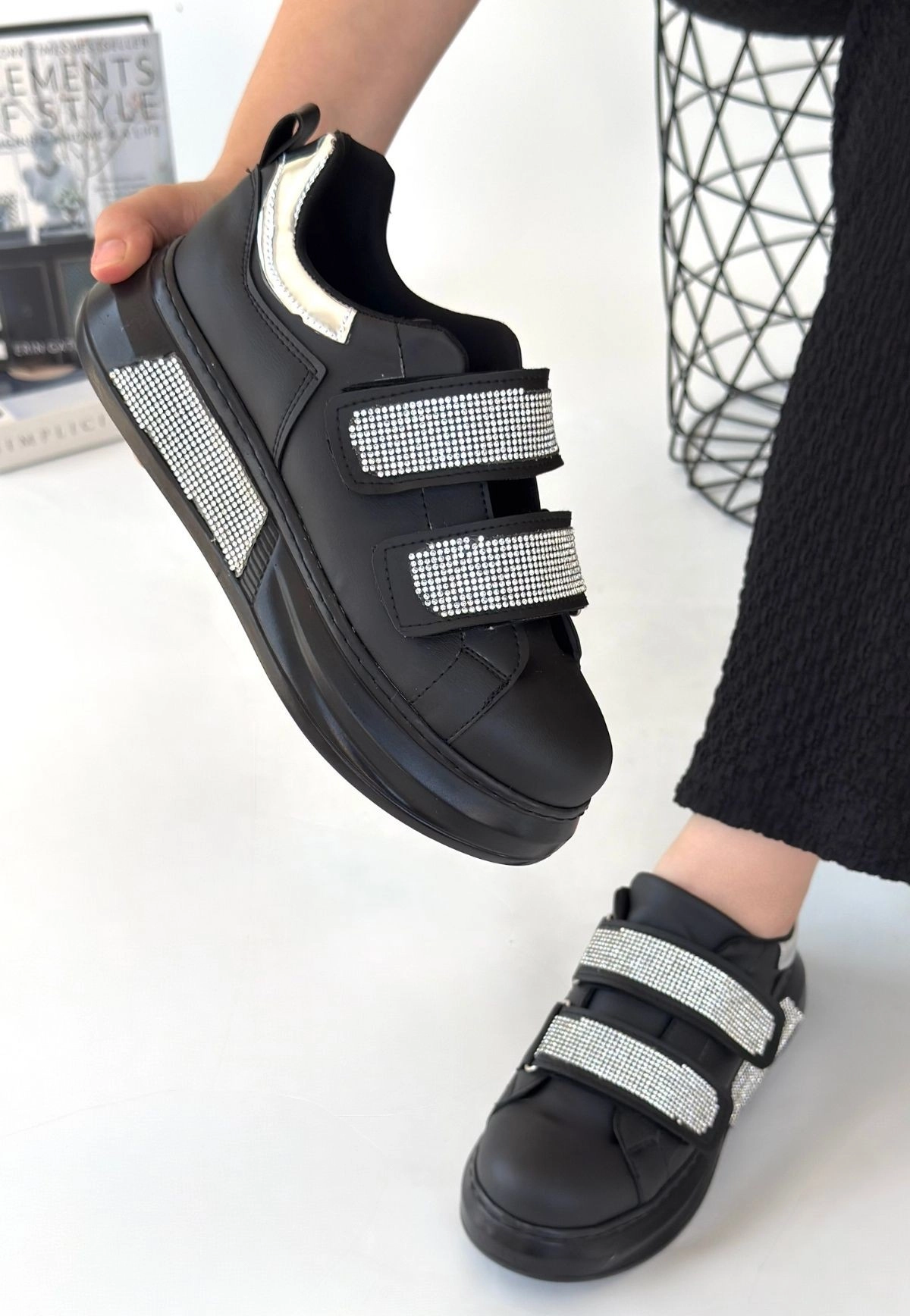 Nino Siyah Cilt Cırt Cırtlı Spor Ayakkabı