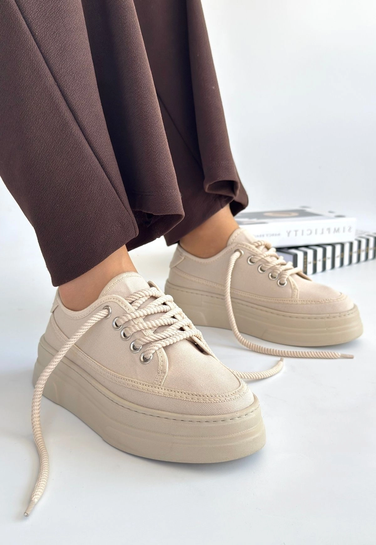 Carin Bej Keten Bağcıklı Spor Ayakkabı